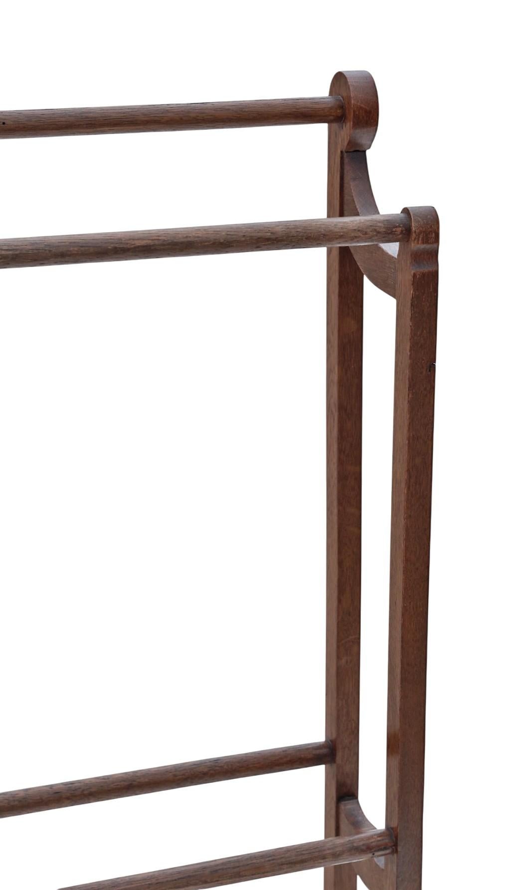 Porte-serviettes ancien en Oak c.1900 - Arts & Crafts, Fine Quality Rack Bon état - En vente à Wisbech, Cambridgeshire