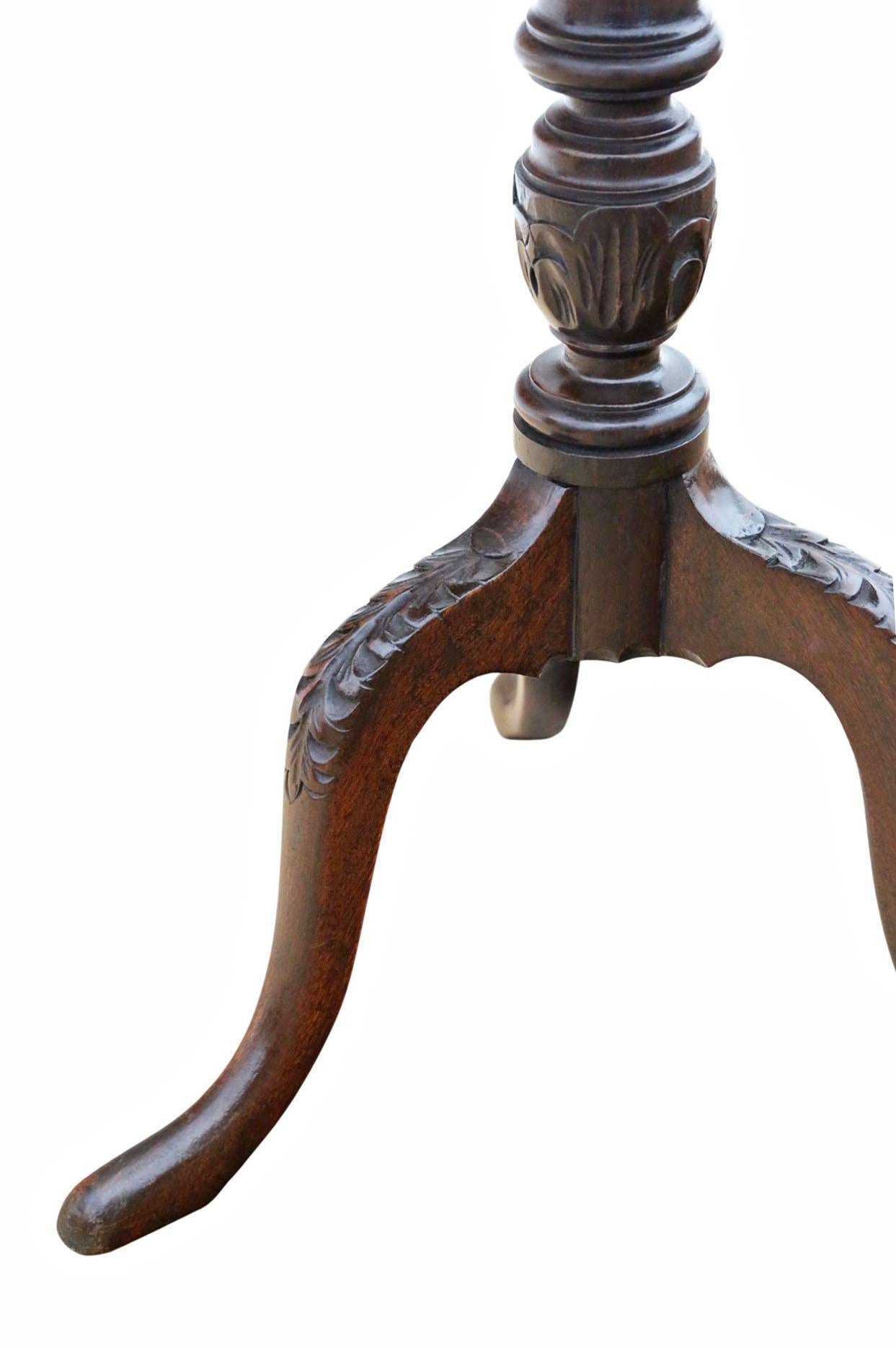 Ancienne table à vin en acajou sculpté A.I.C. C.I.C. - Table d'appoint / d'appoint Bon état - En vente à Wisbech, Cambridgeshire