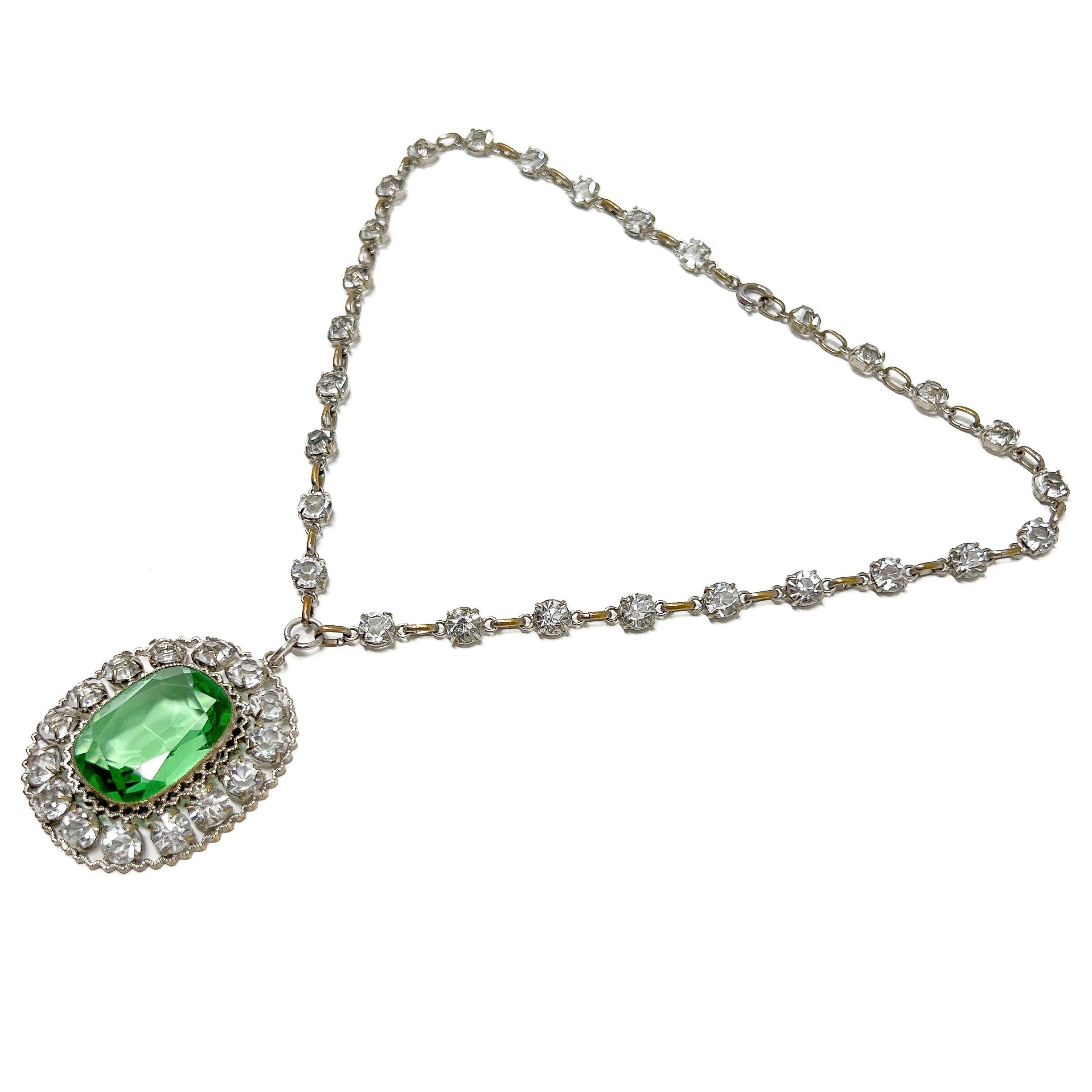 Antique c.1910 Crystal and Green Glass Pendant Necklace In Good Condition For Sale In Skelmersdale, GB