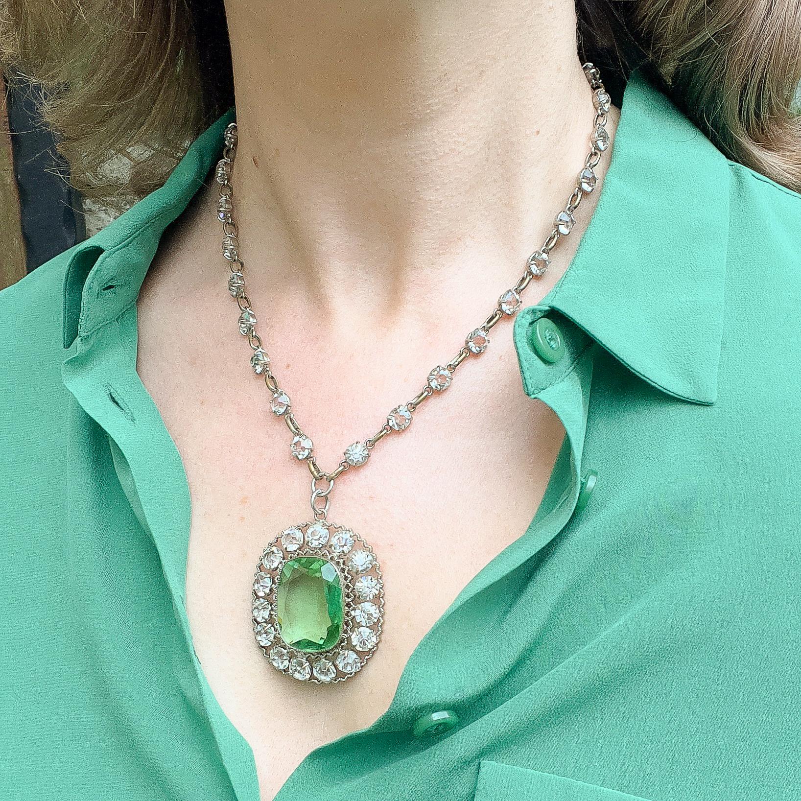 Antique c.1910 Crystal and Green Glass Pendant Necklace For Sale 3