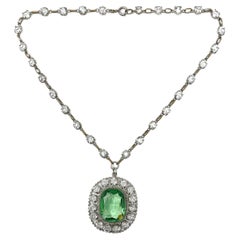 Collier pendentif ancien en cristal et verre vert, vers 1910