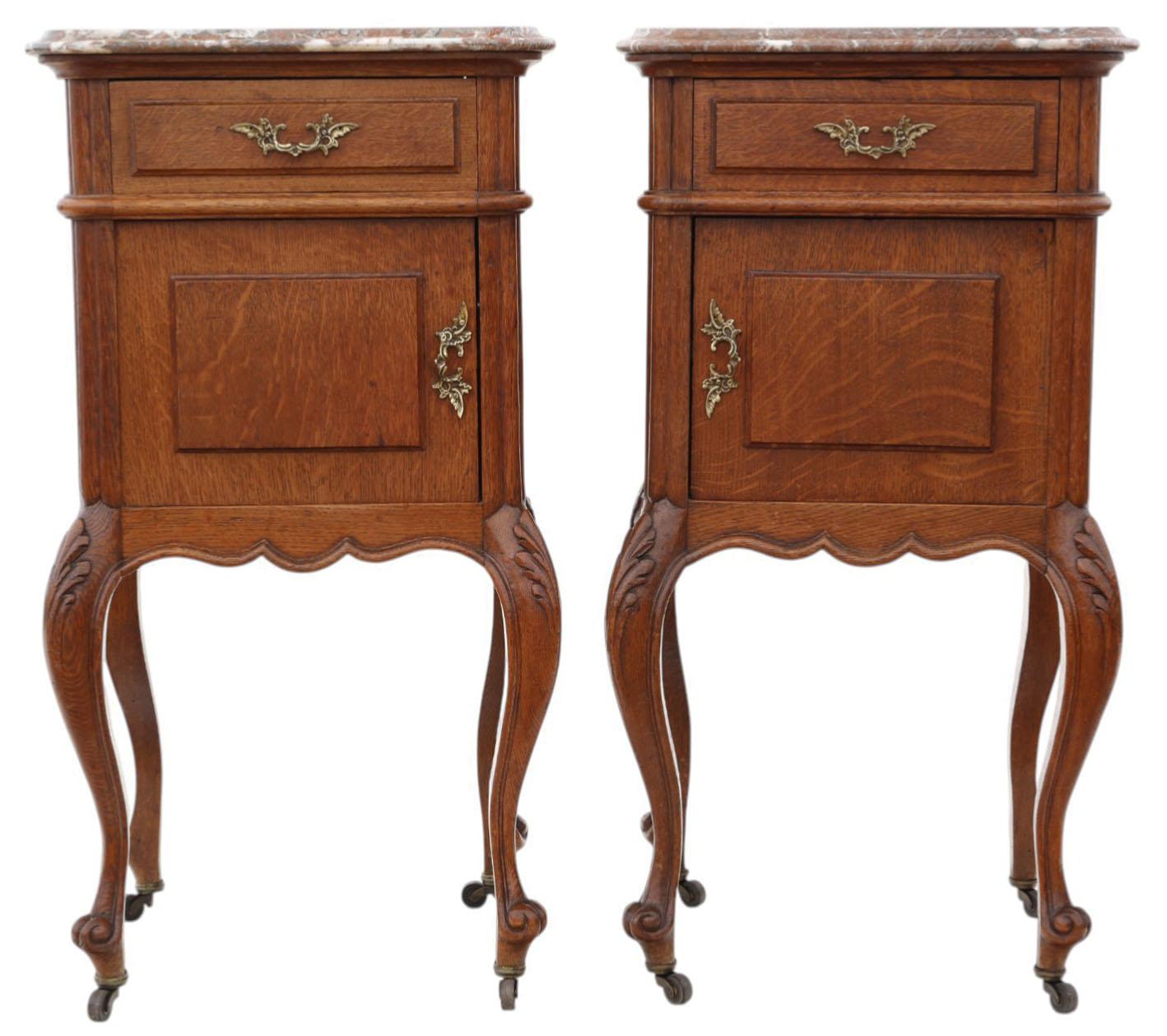 Ancienne paire de tables de chevet en Oak C.I.C. à plateau de marbre - Tables de nuit de grande qualité en vente 6