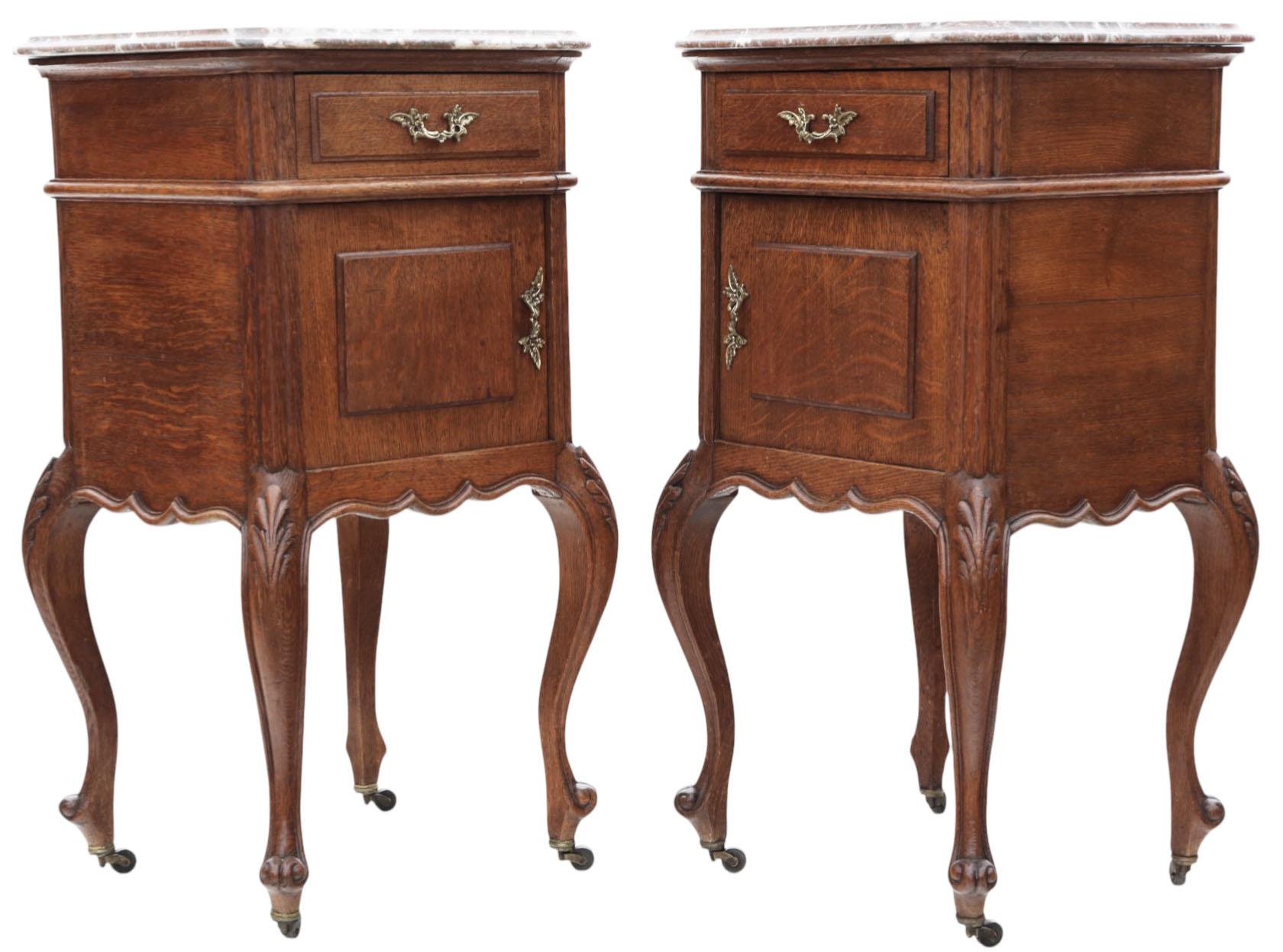 Ancienne paire de tables de chevet en Oak C.I.C. à plateau de marbre - Tables de nuit de grande qualité en vente 10