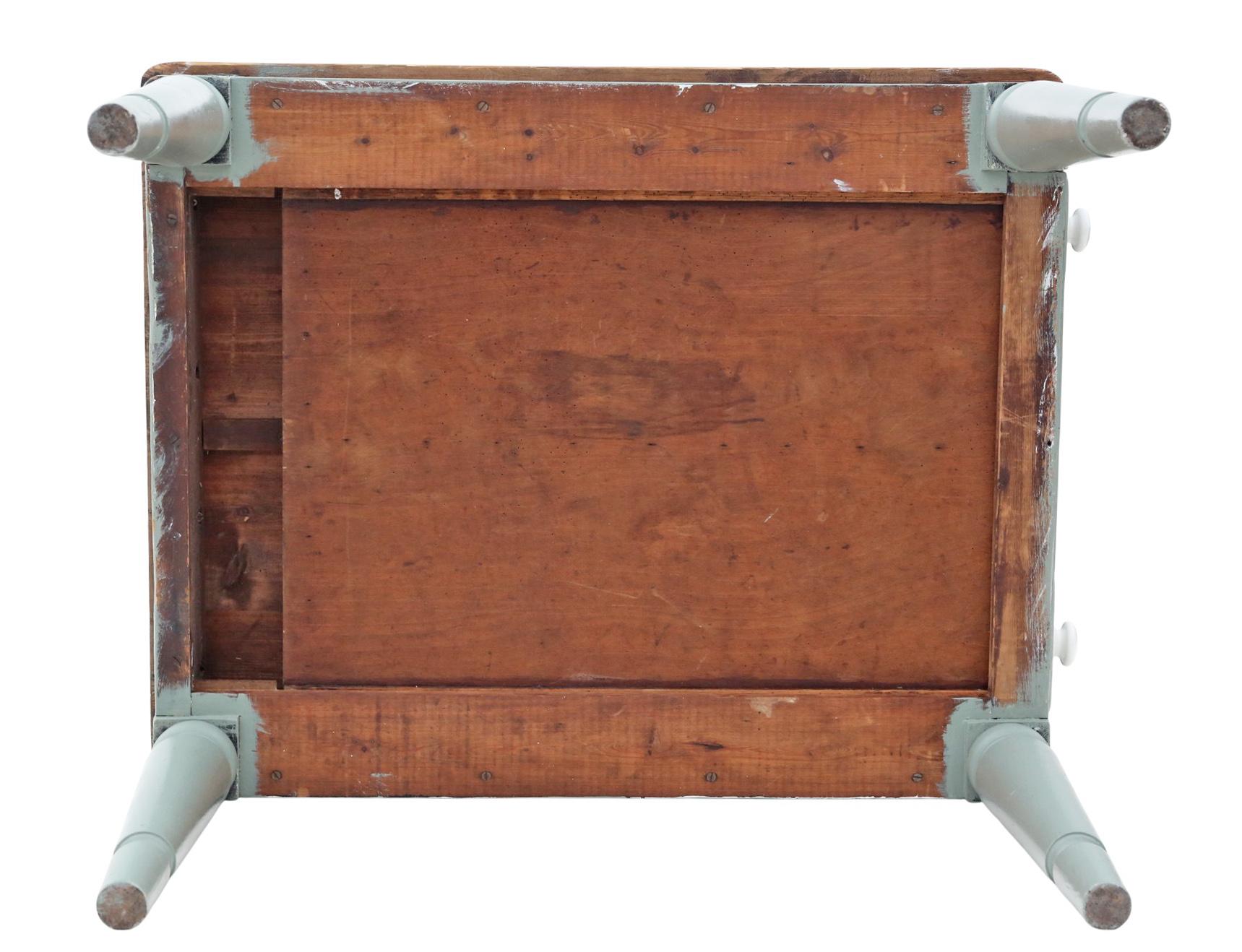 A.I.C C C'est une table de cuisine et de salle à manger ancienne en pin avec tiroir de bout - Belle qualité en vente 3