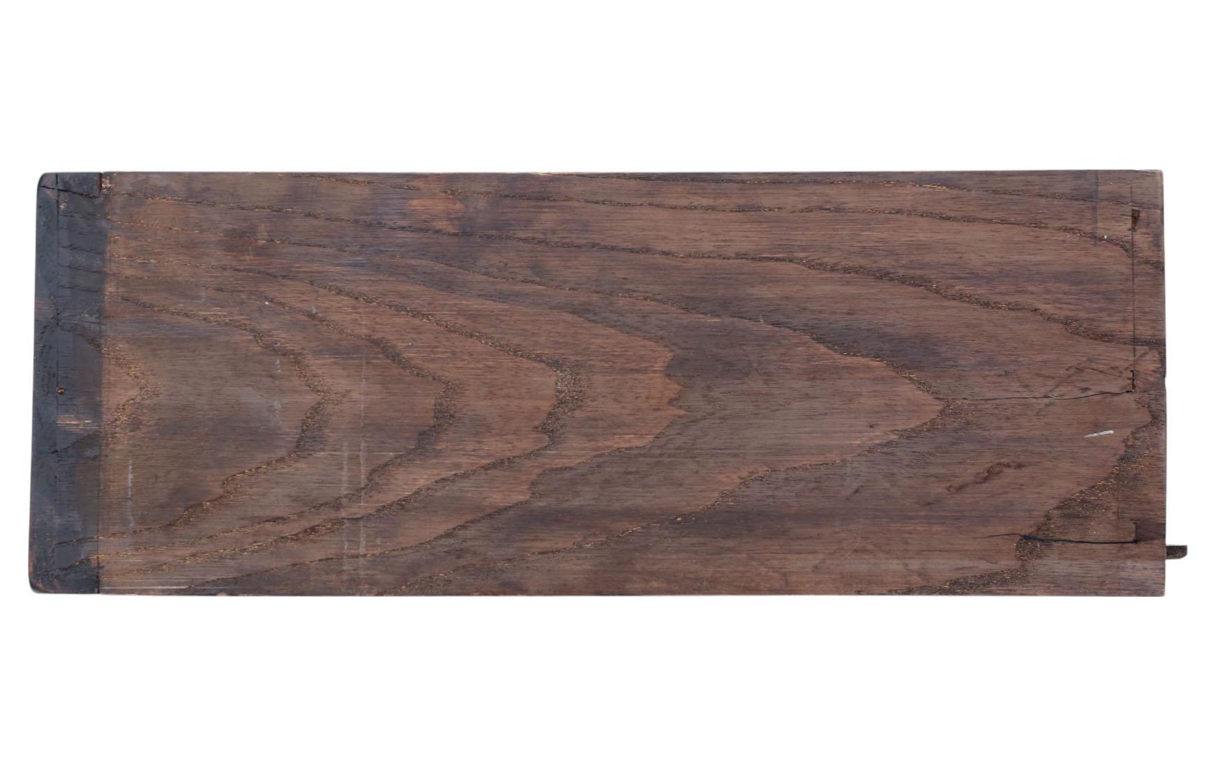 Cómoda Serpentina Antigua c.1920 Georgian Revival Burr Walnut en venta 2