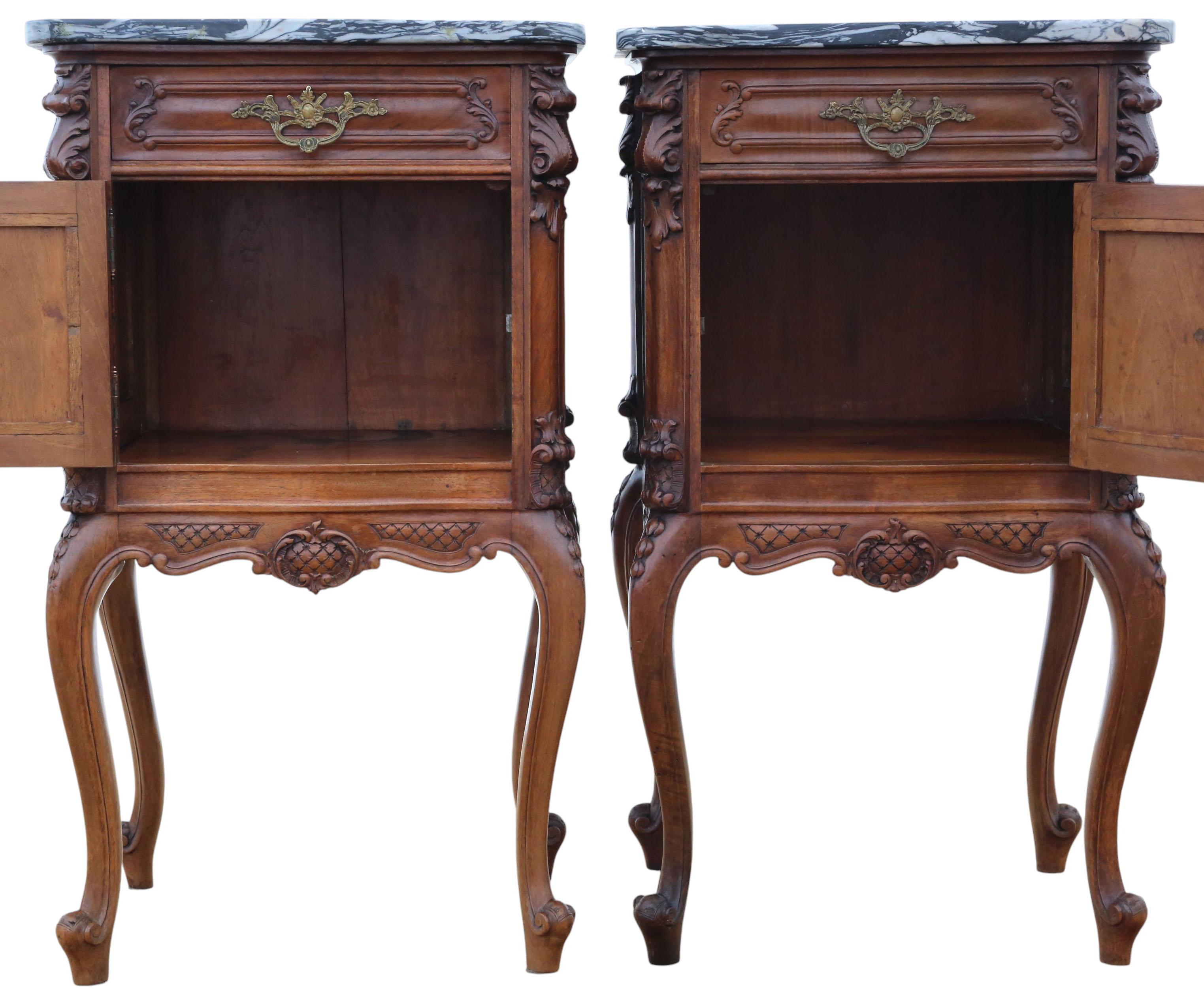 Antiguo c.1920 Mesilla de noche italiana de nogal y mármol - Gran calidad en venta 1