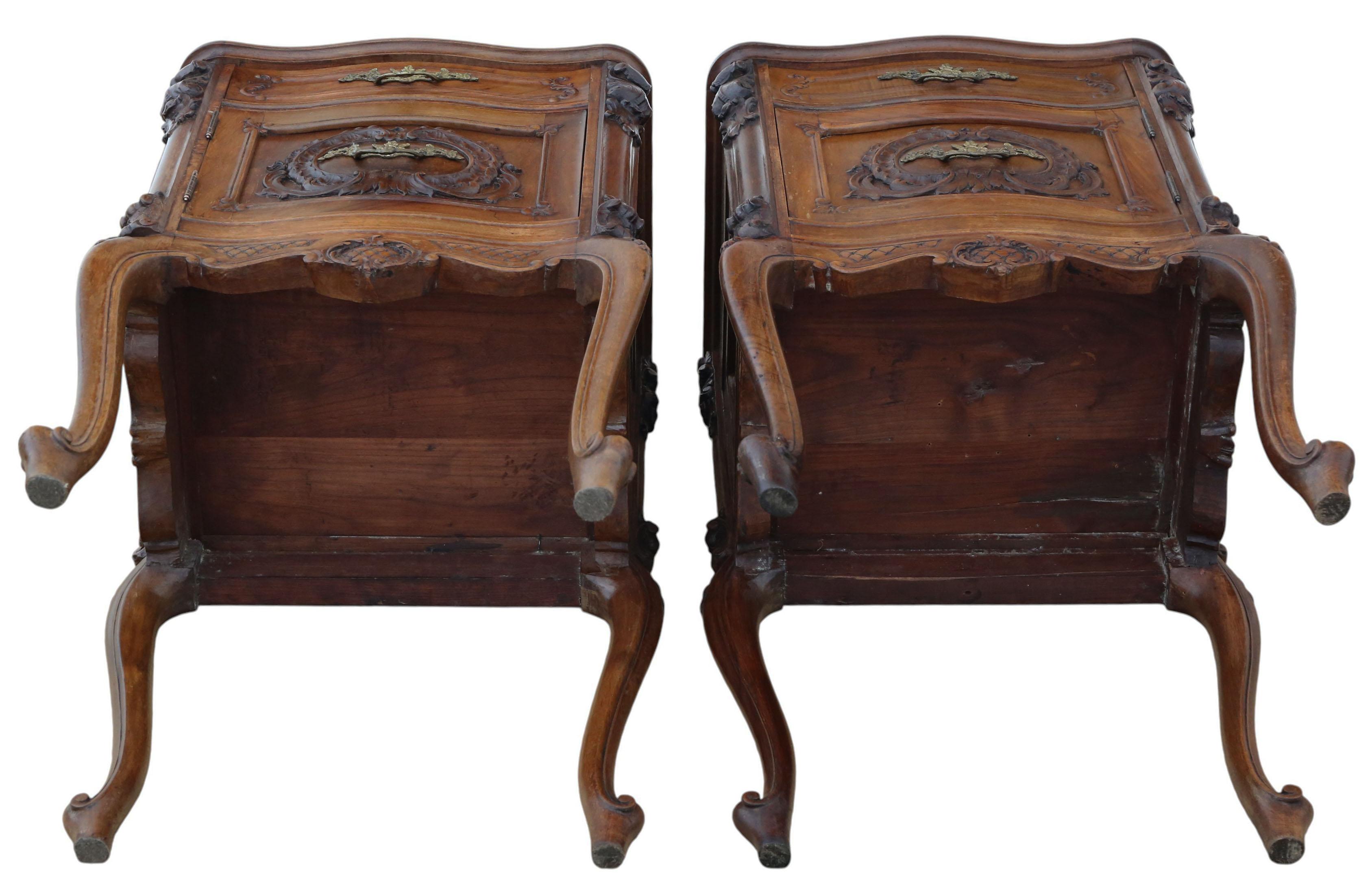 Antiguo c.1920 Mesilla de noche italiana de nogal y mármol - Gran calidad en venta 3