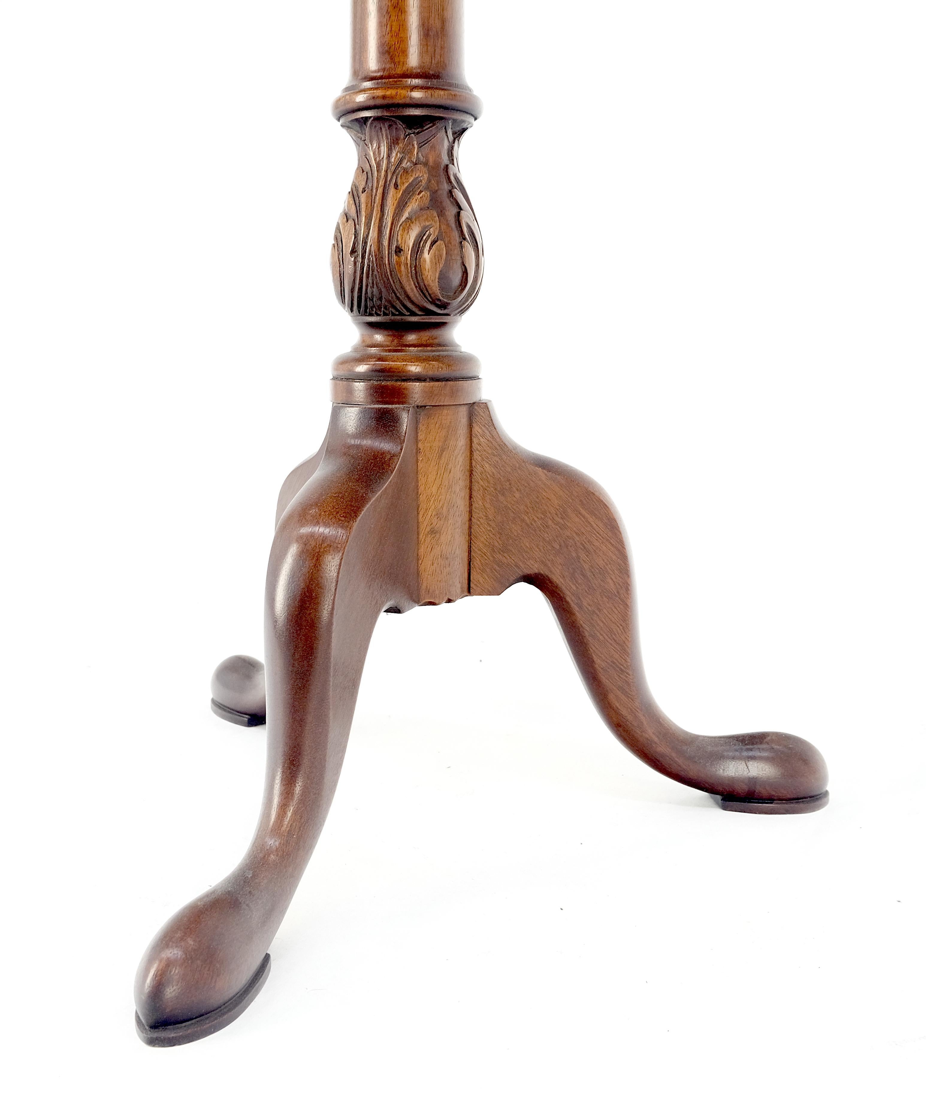 American Antique c1920s Carved Mahogany Tripod Base Round Pie Crust Edge Lamp Side Table For Sale