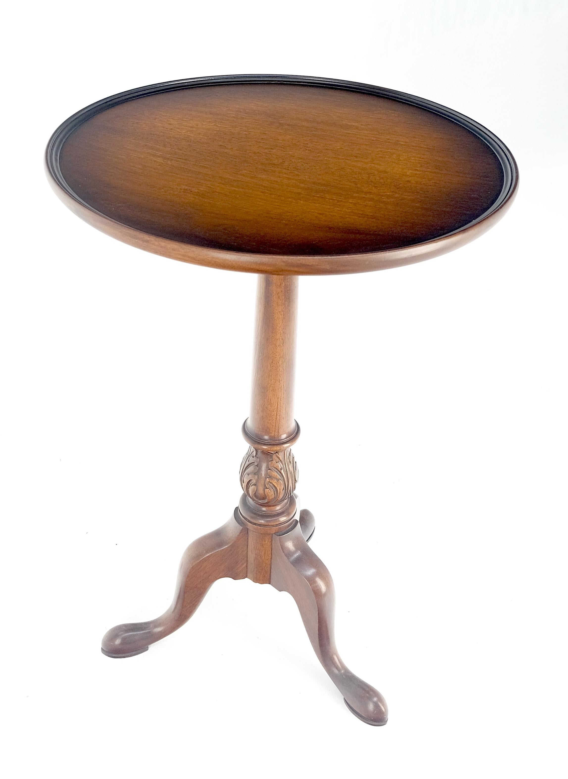 Antique c1920s Carved Mahogany Tripod Base Round Pie Crust Edge Lamp Side Table For Sale 3