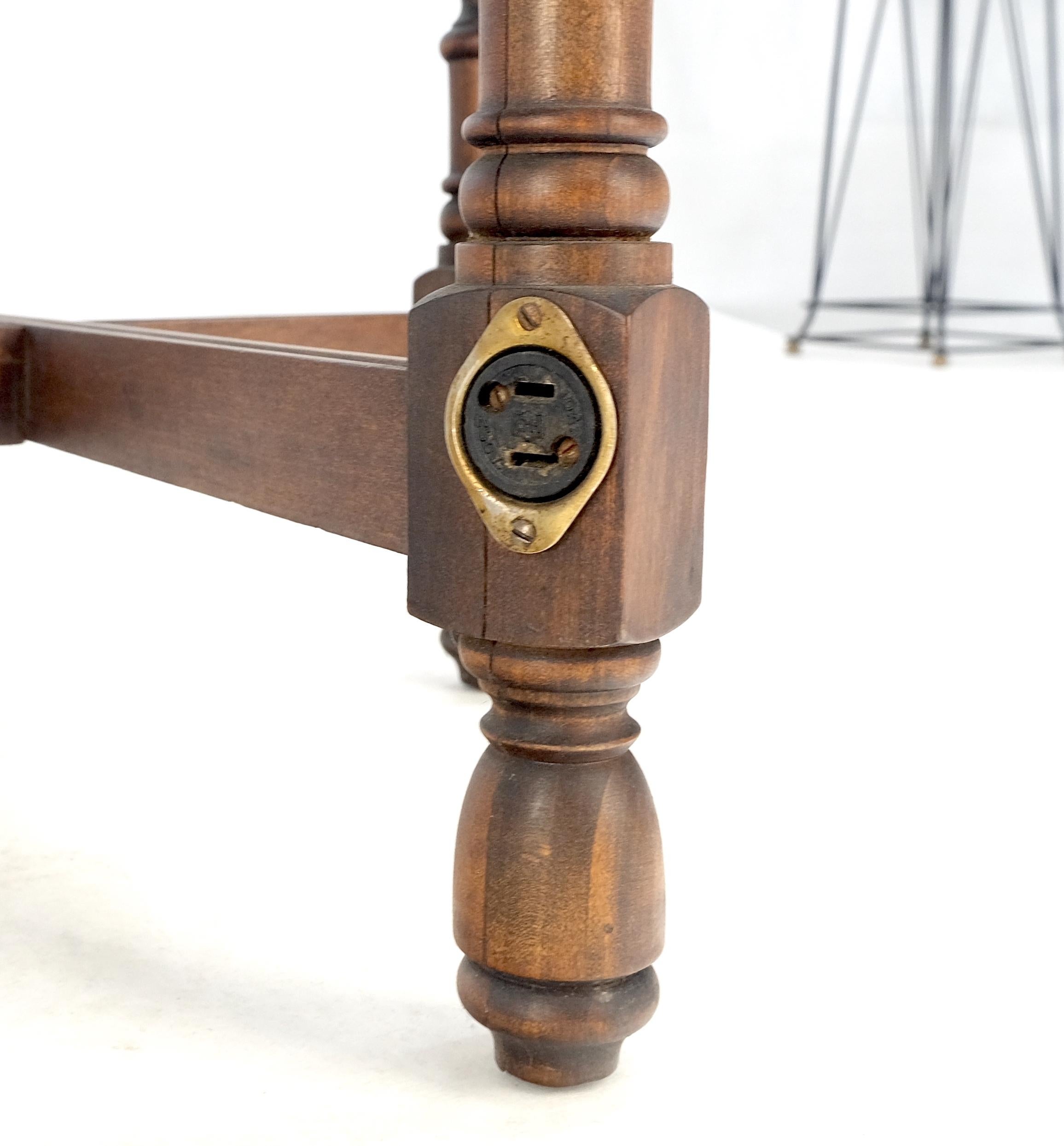 Antiquités c1920s Tube Radio Stunning American Walnut Cabinet Lift Top Table MINT en vente 10