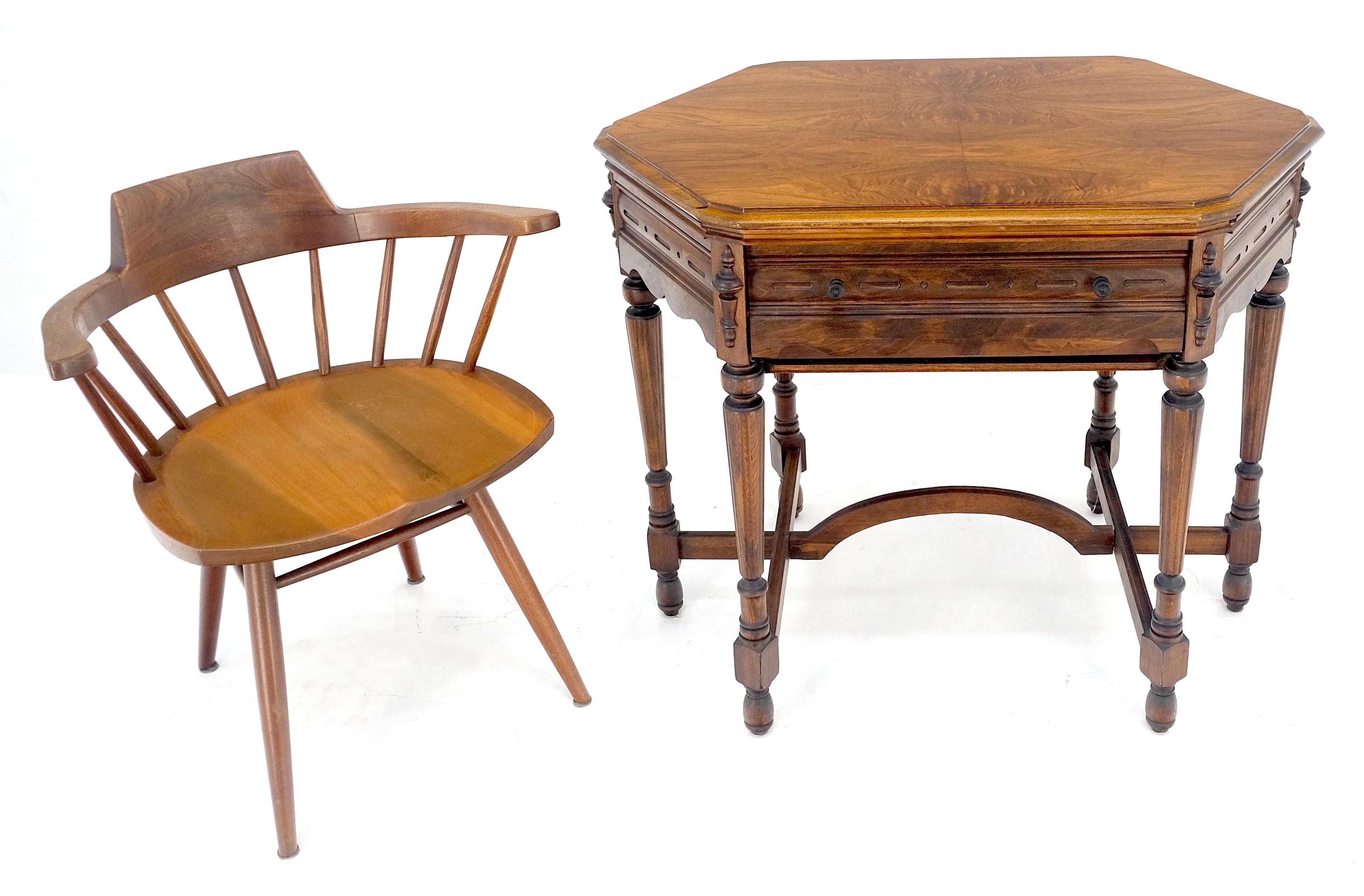 Américain Antiquités c1920s Tube Radio Stunning American Walnut Cabinet Lift Top Table MINT en vente