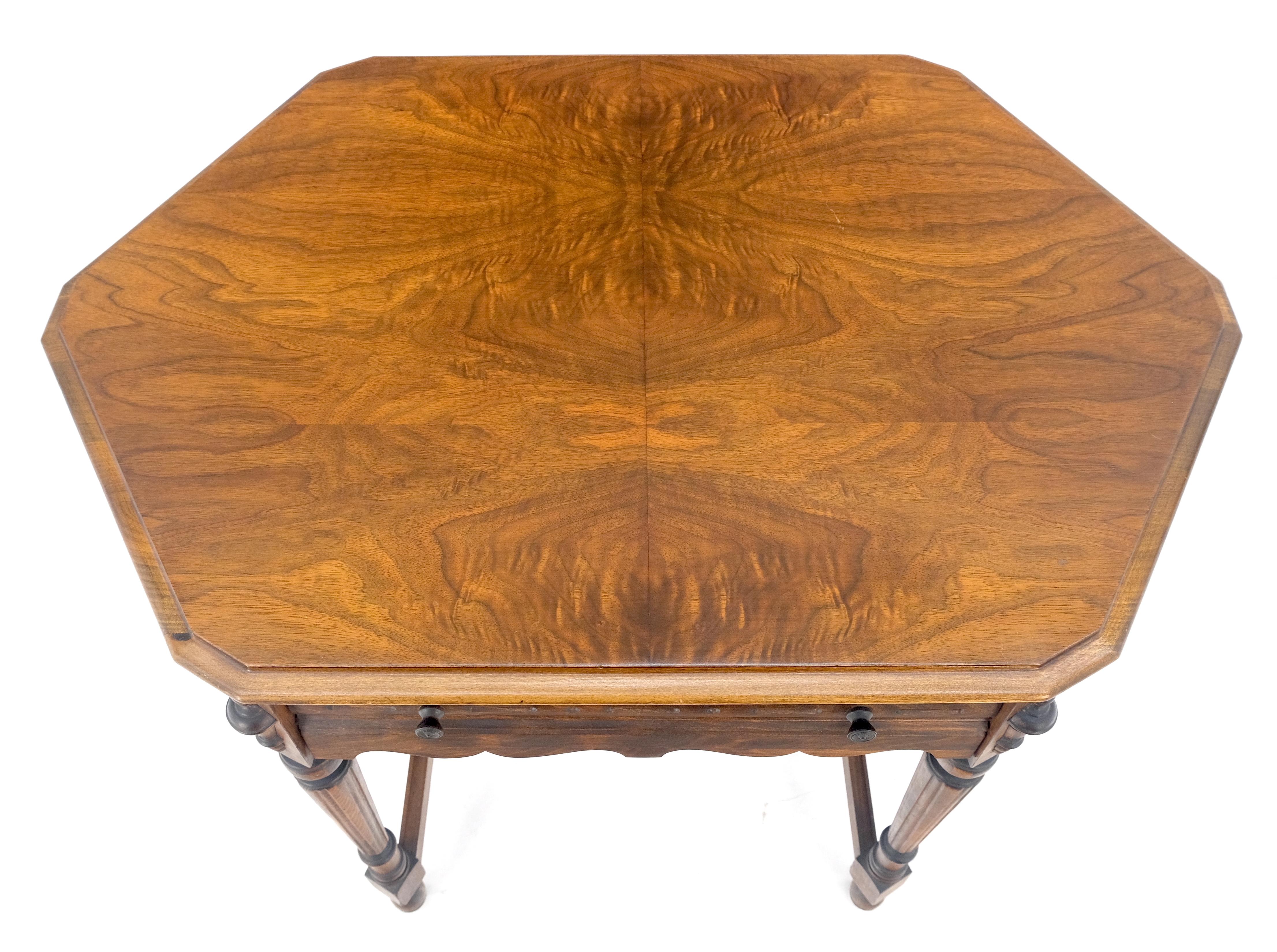 Noyer Antiquités c1920s Tube Radio Stunning American Walnut Cabinet Lift Top Table MINT en vente