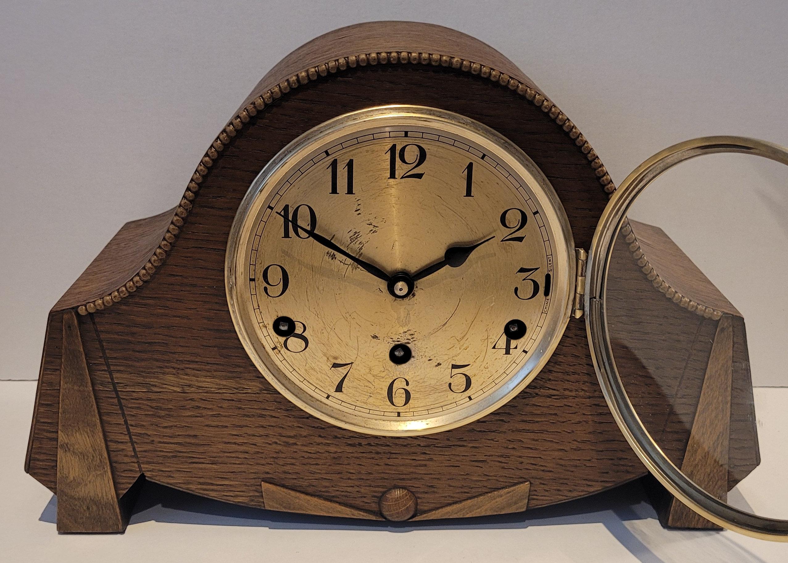 20th Century Antique c1930’s German Art Deco Oak Westminster Chiming Mantel Clock (Serviced) For Sale