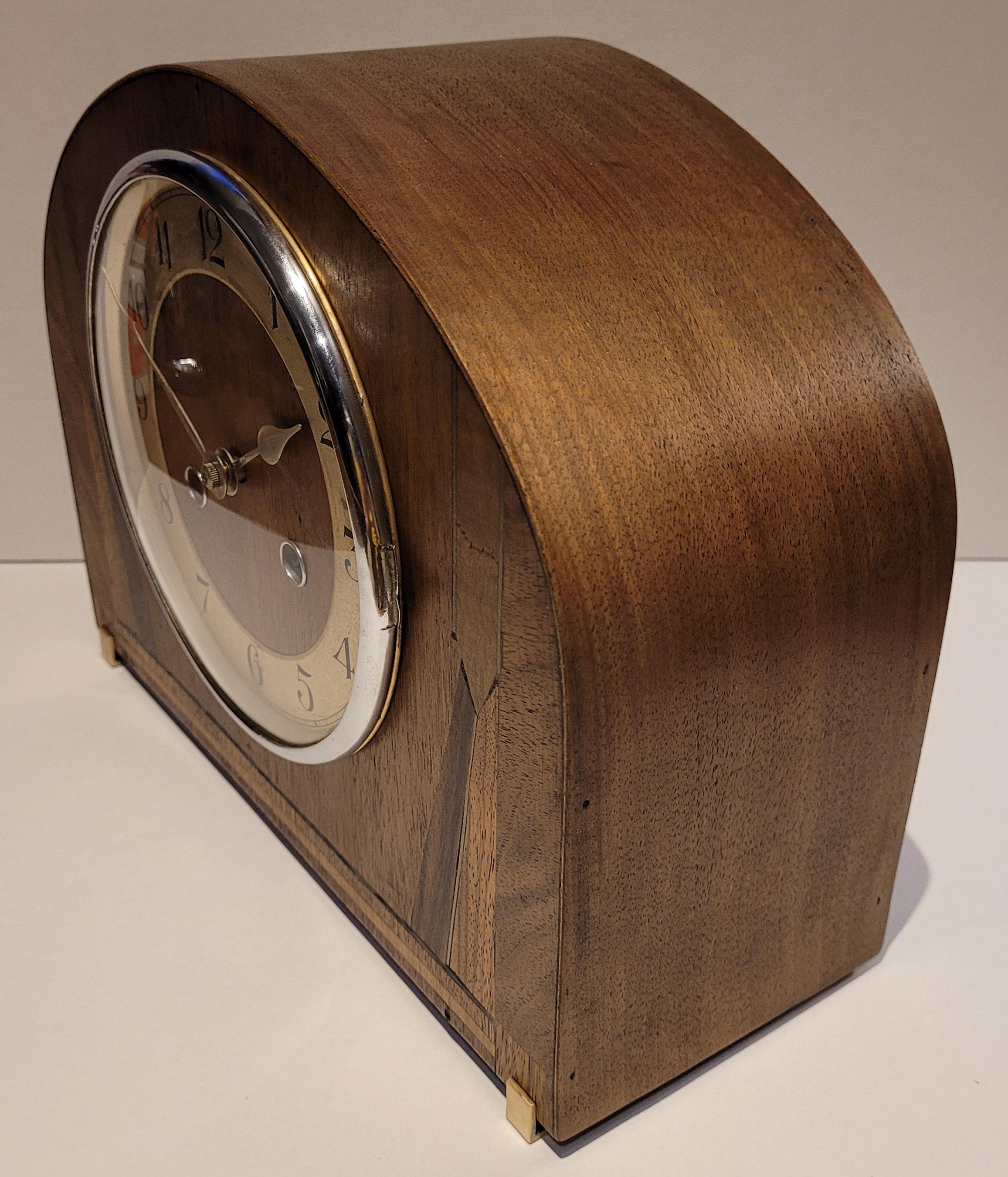 German Antique c1930’s Kienzle Oak with Walnut Inlay Chiming Mantel Clock (Serviced) For Sale