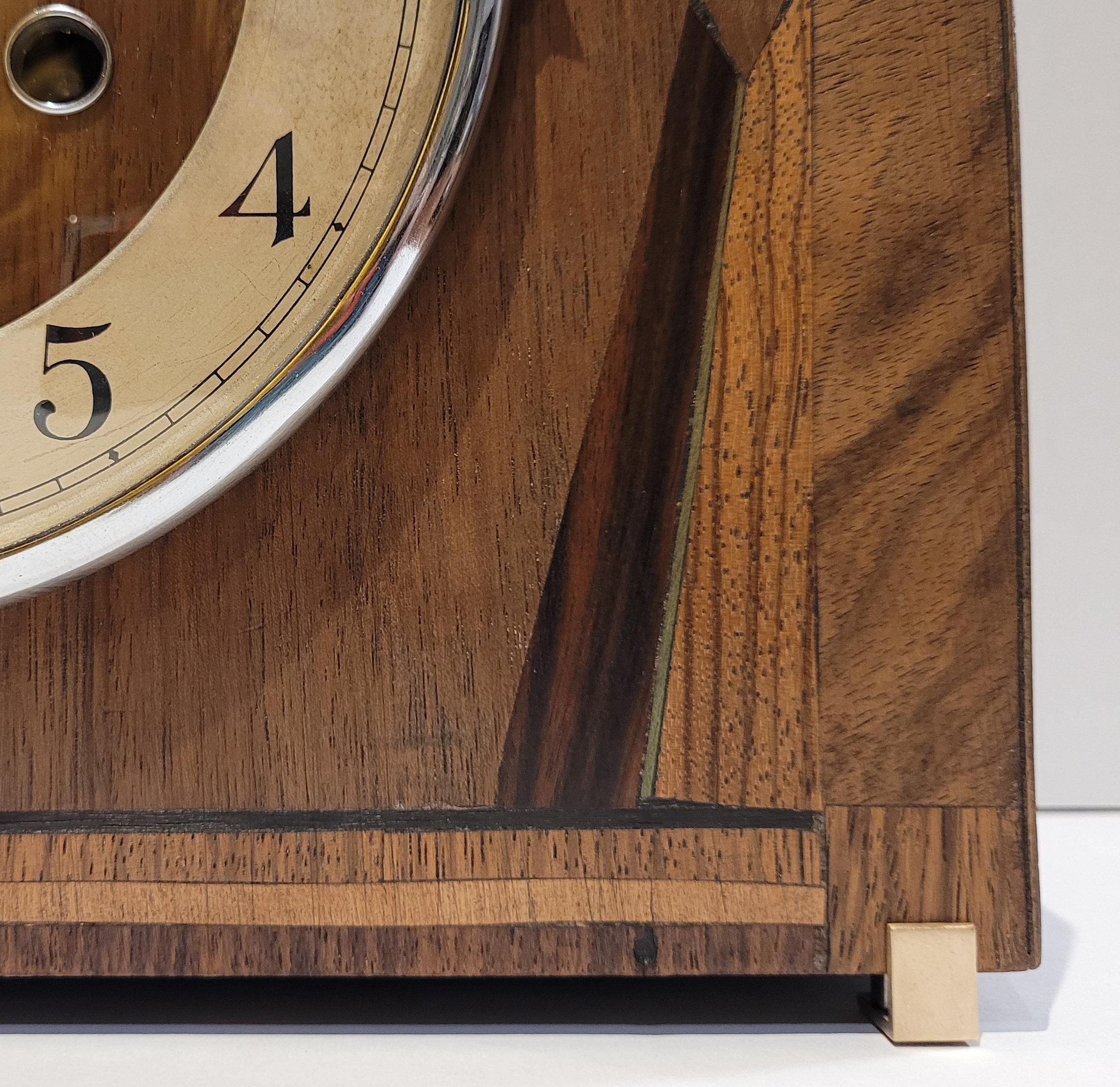 Antique c1930’s Kienzle Oak with Walnut Inlay Chiming Mantel Clock (Serviced) For Sale 1