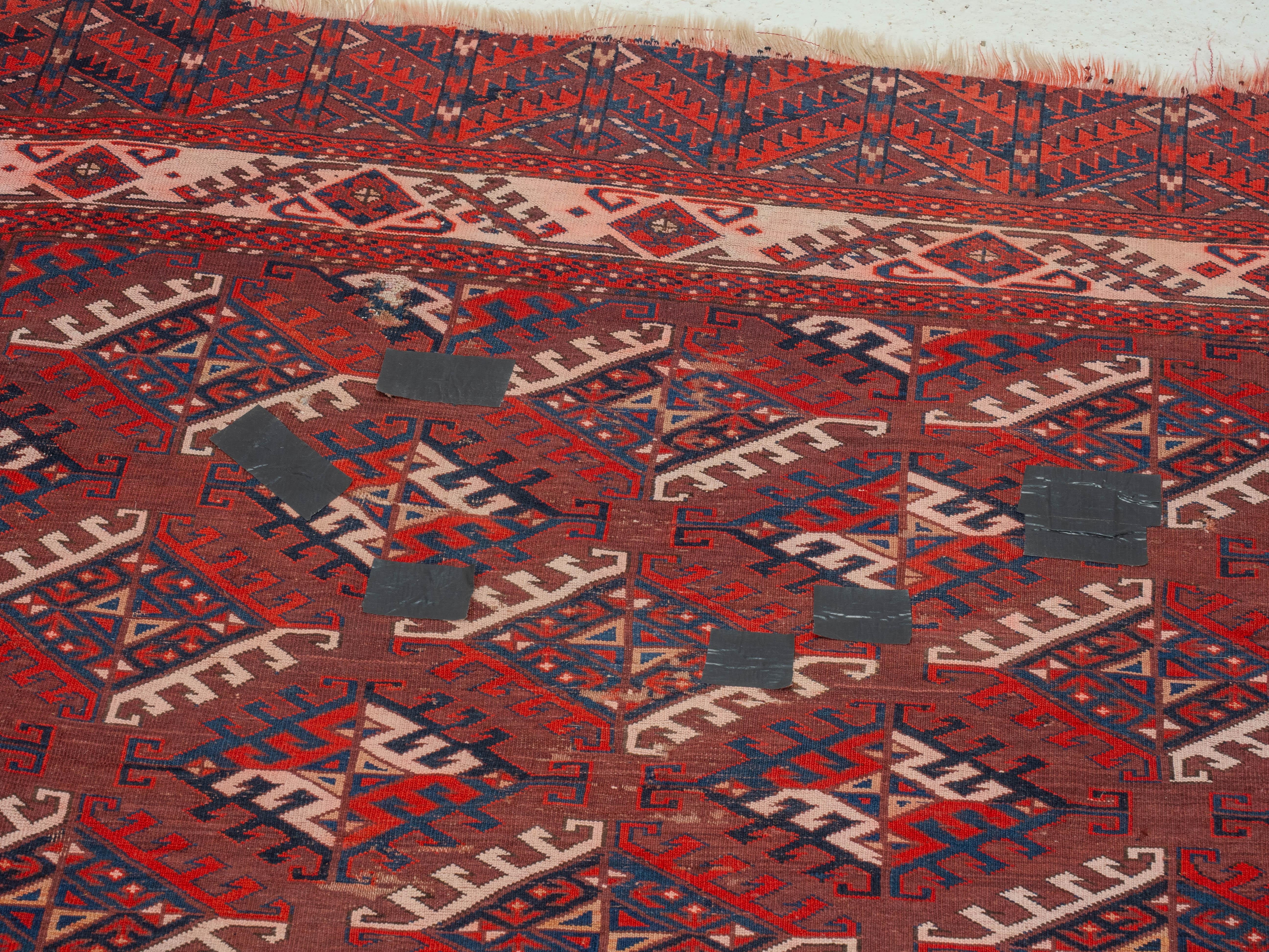 Antico tappeto turkmeno Yomut del XIX secolo Dyrnak Guls (Tappeto orientale tessuto a mano) in vendita 9