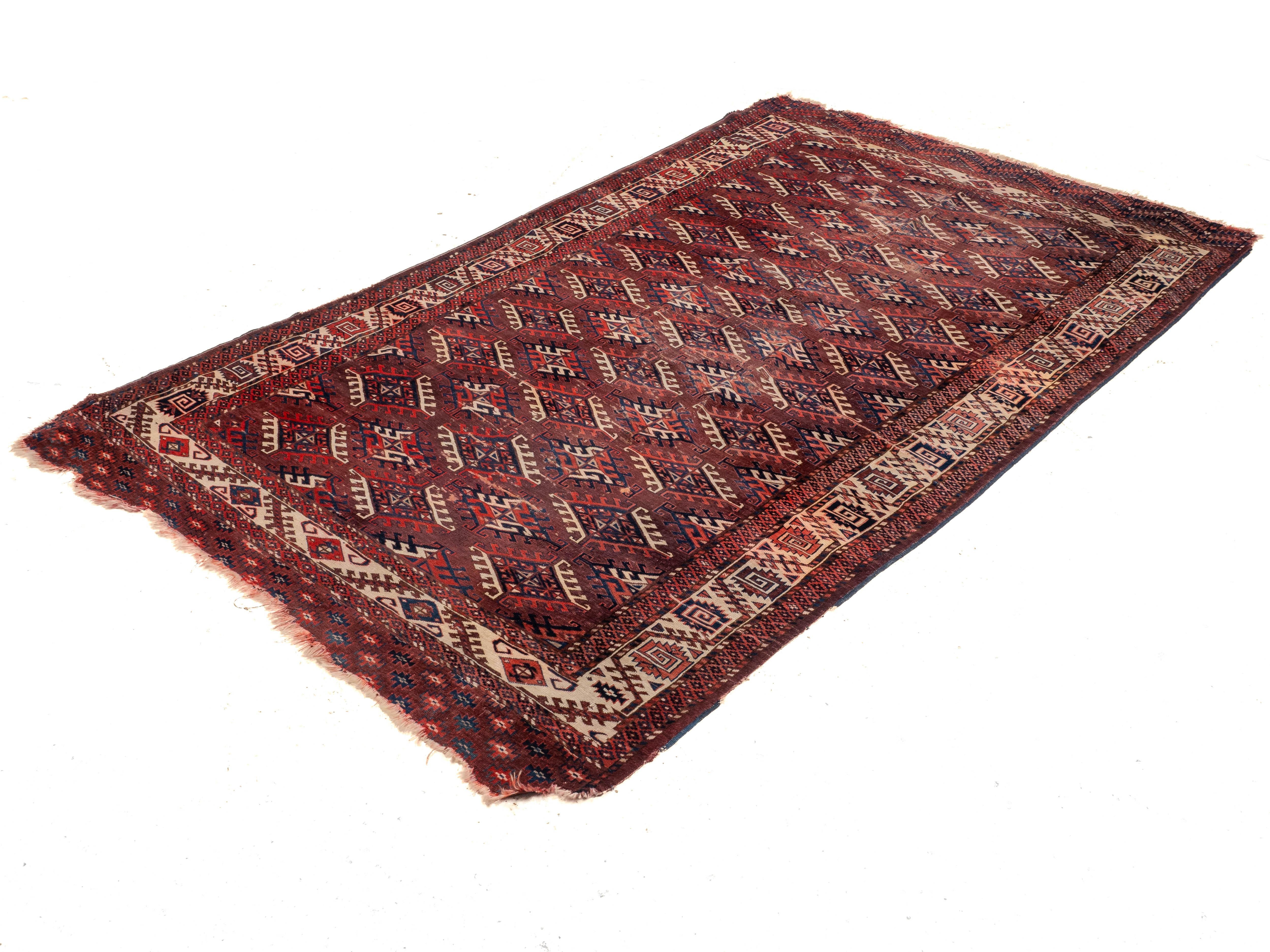 Antico tappeto turkmeno Yomut del XIX secolo Dyrnak Guls (Tappeto orientale tessuto a mano) In condizioni discrete in vendita a Leeds, GB