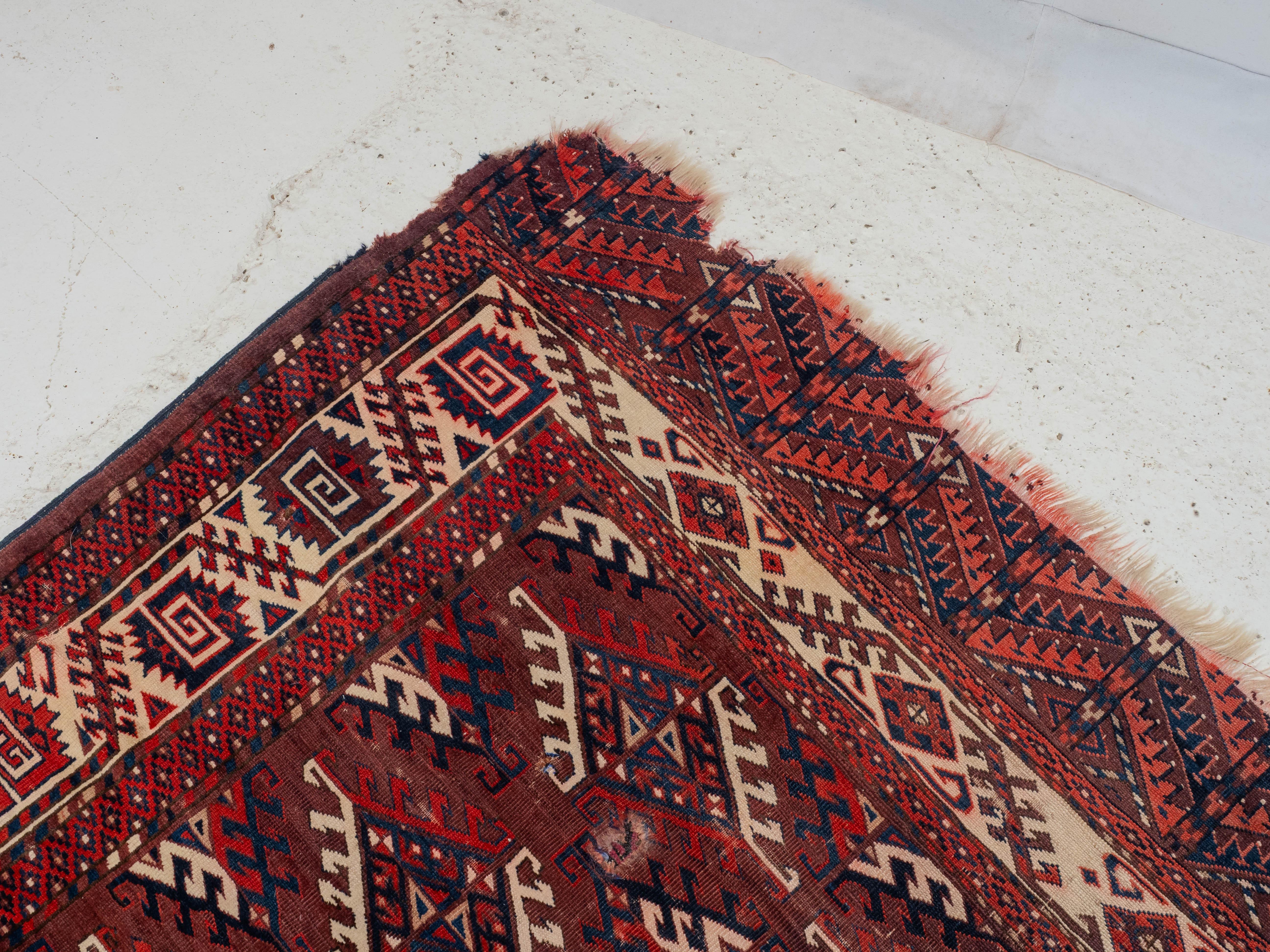 Antico tappeto turkmeno Yomut del XIX secolo Dyrnak Guls (Tappeto orientale tessuto a mano) in vendita 2