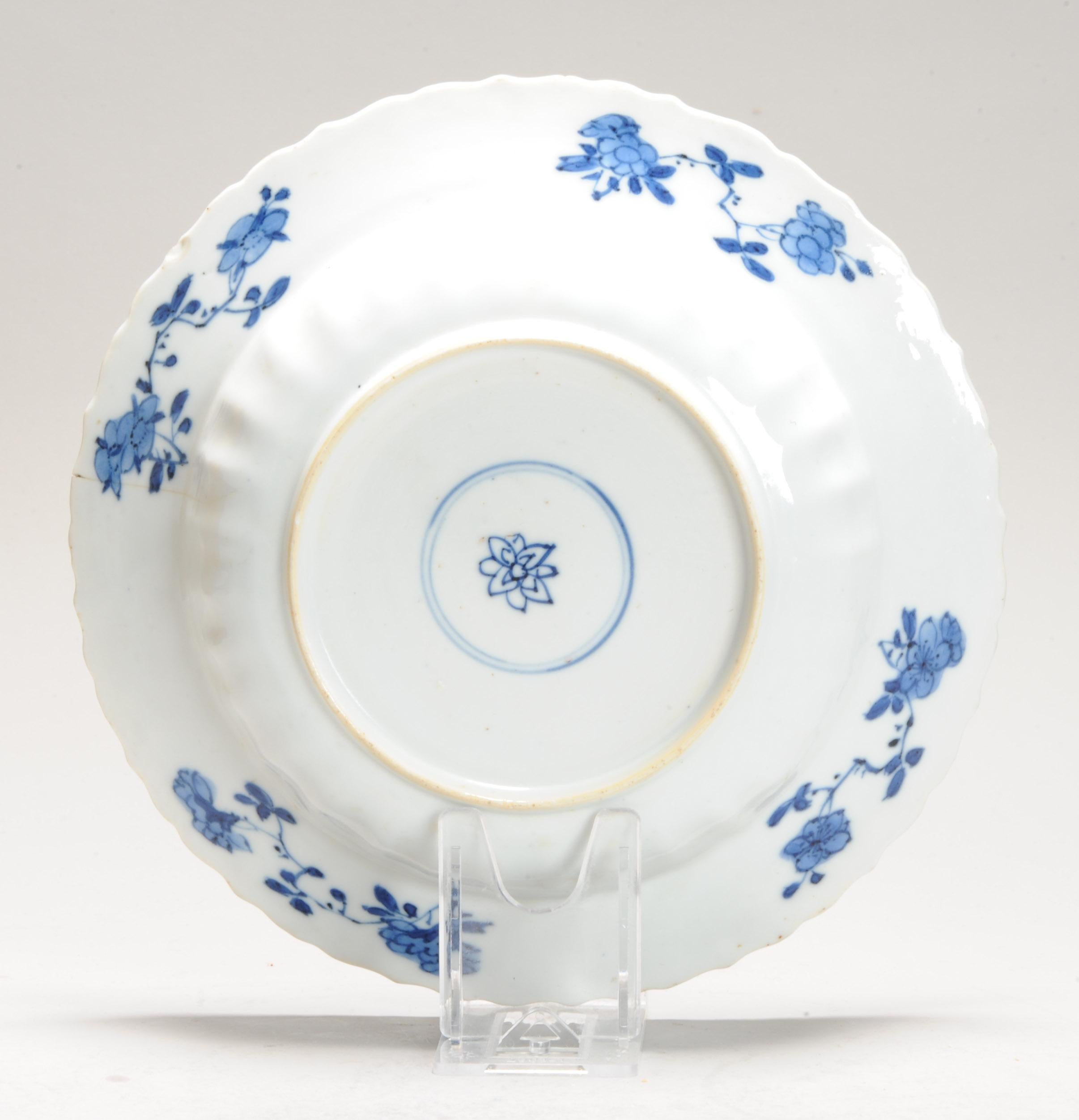 Antiguo Ca 1700 Porcelana China Kangxi Azul y Blanca Placa Xieyi Paisaje en Bueno estado para la venta en Amsterdam, Noord Holland