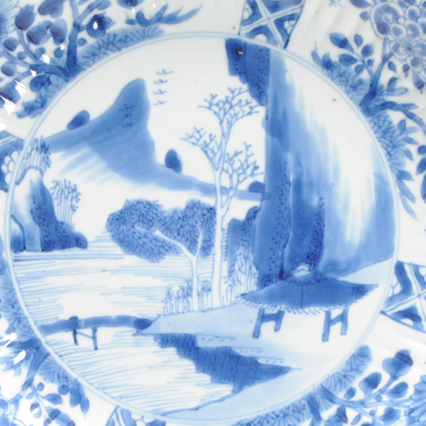 Antiguo Ca 1700 Porcelana China Kangxi Azul y Blanca Placa Xieyi Paisaje siglo XVIII y antes en venta