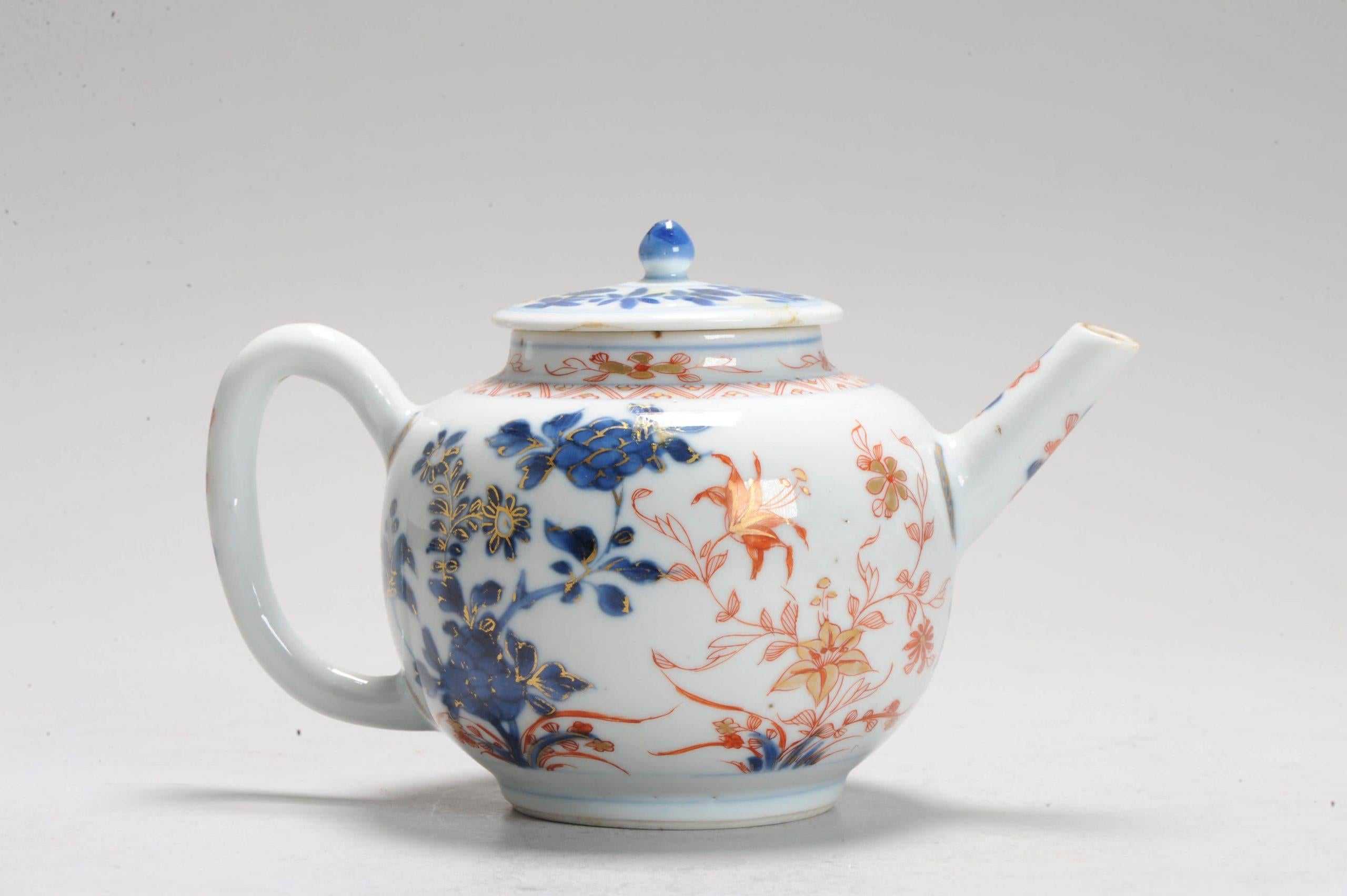 Antique Ca 1700 Chinese Porcelain Kangxi Imari Decorated Teapot In Good Condition For Sale In Amsterdam, Noord Holland