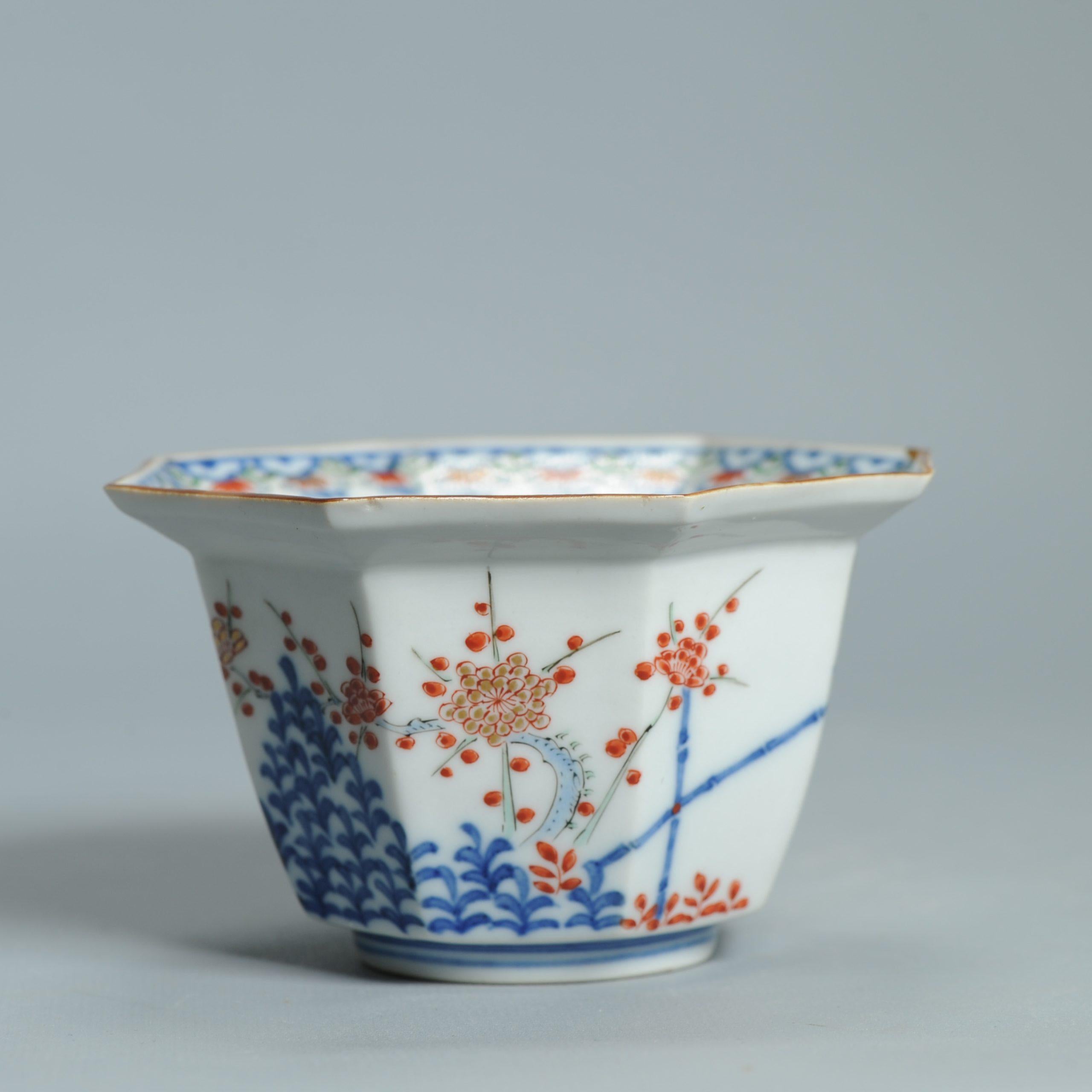 Antike ca 1700 Japanische Arita Kakiemon Ungewöhnlich geformte Schale Blumen (Porzellan) im Angebot
