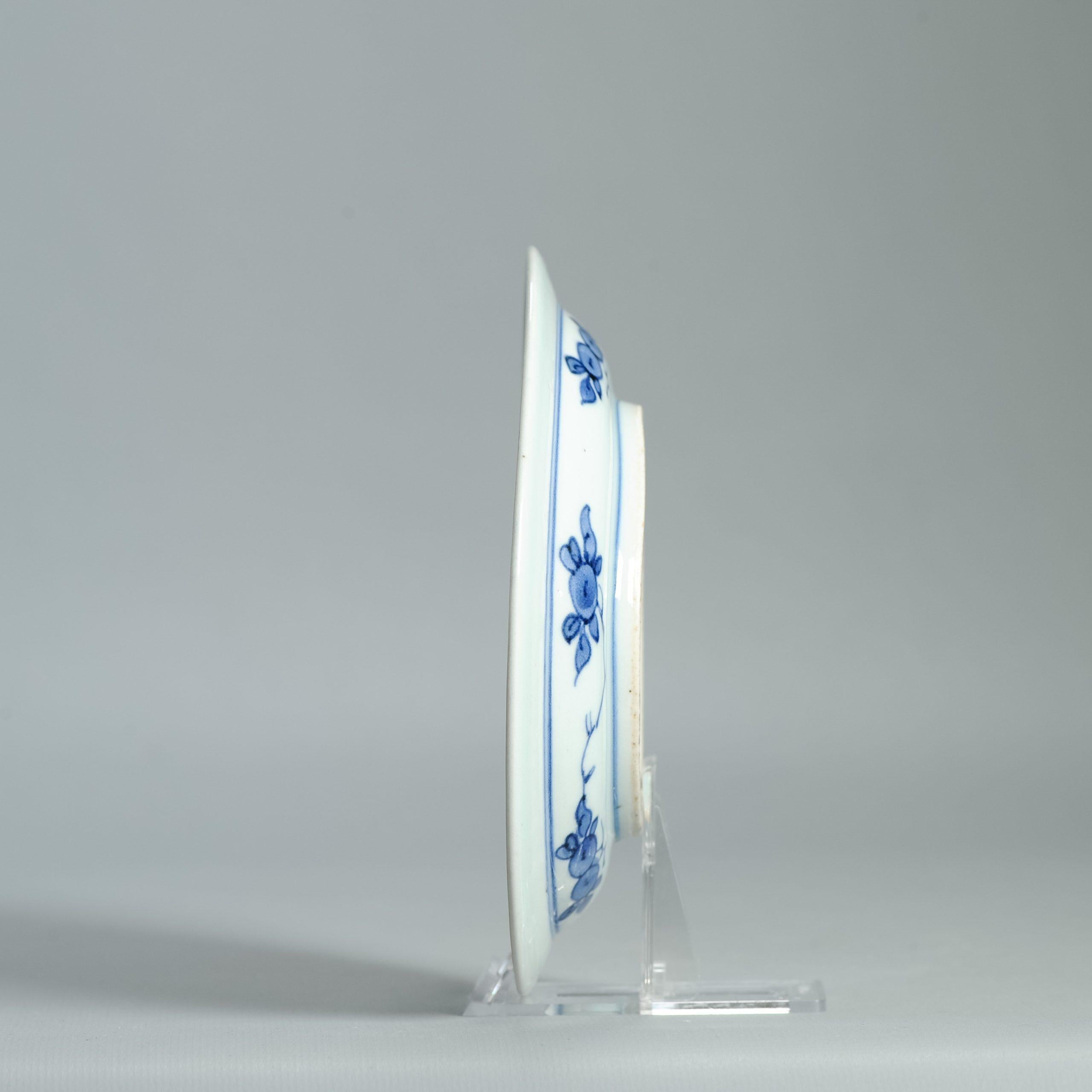 Antico piatto giapponese Arita Master of the Rocks Shunzhi del 1700 ca Molto raro in vendita 3