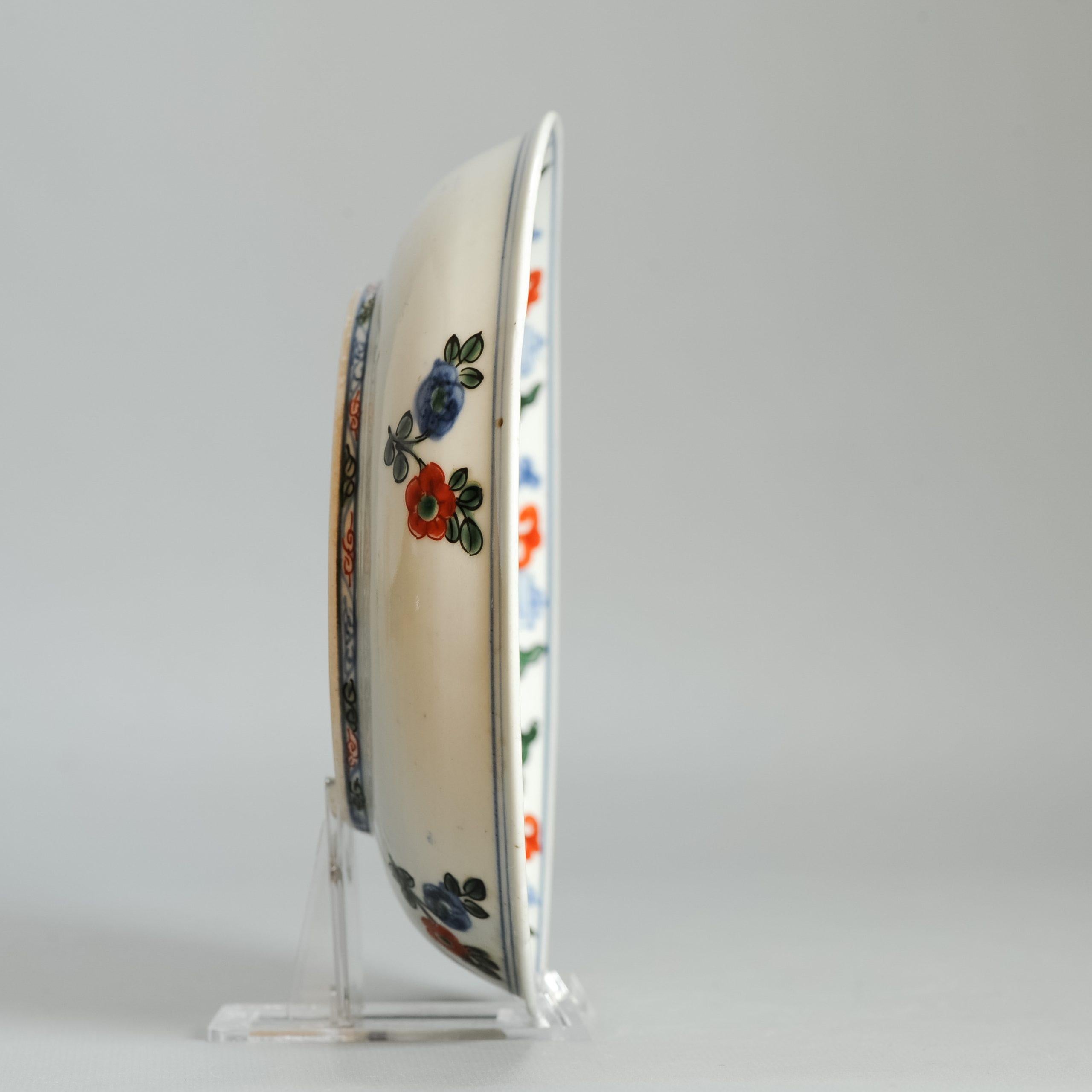 Antiguo plato de arita de porcelana japonesa de hacia 1700 estilo Wucai Wanli Marcado Shou Lao Porcelana en venta