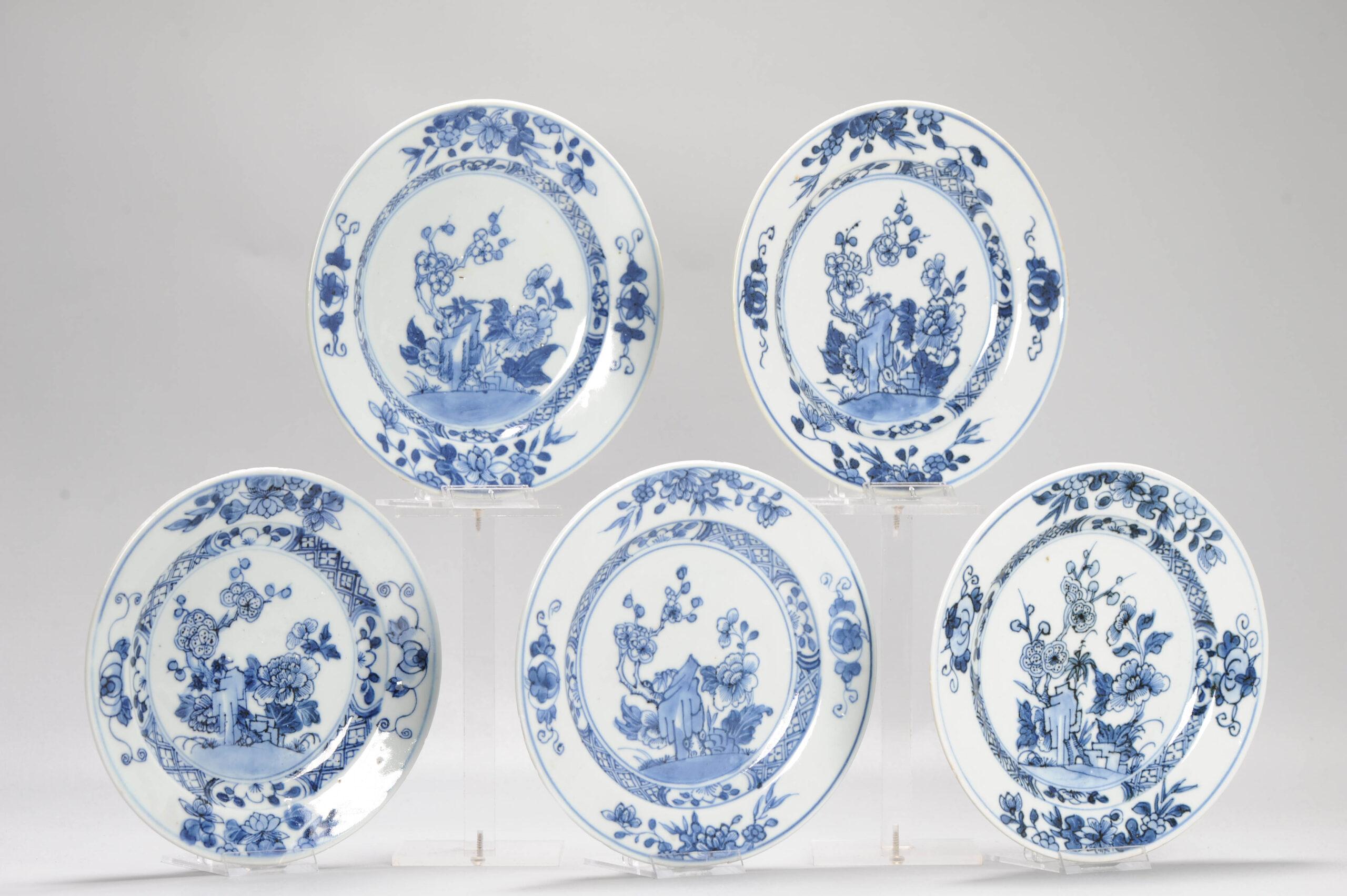 CONJUNTO de 6 platos muy bien decorados en azul y blanco, Periodo Kangxi/Yongzheng. Decorado con flores.

Más información:
Material: Porcelana y cerámica
Color: Azul y blanco
Región de origen: China
Emperador: Kangxi (1661-1722), Yongzheng