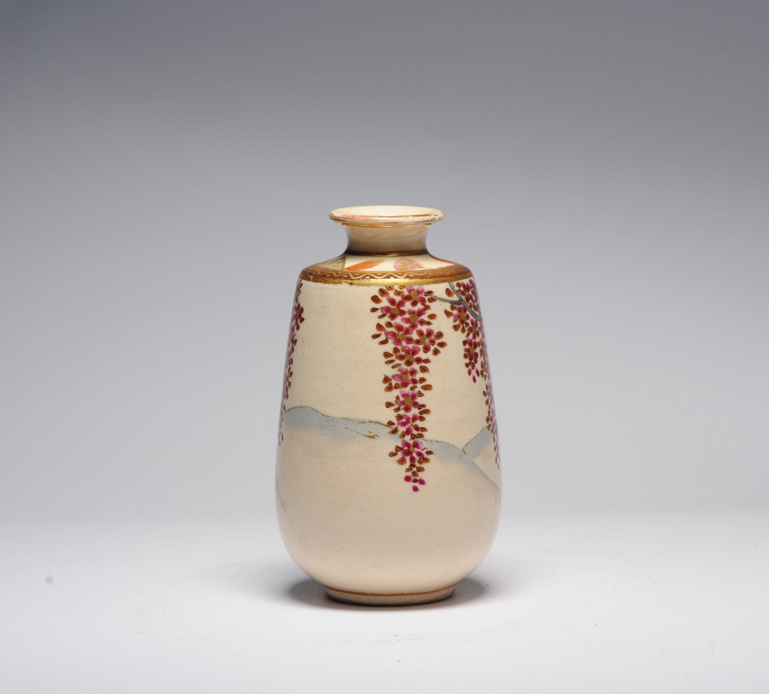 Meiji Mini vase japonais ancien de style Satsuma Hotoda datant d'environ 1900 richement décoré en vente