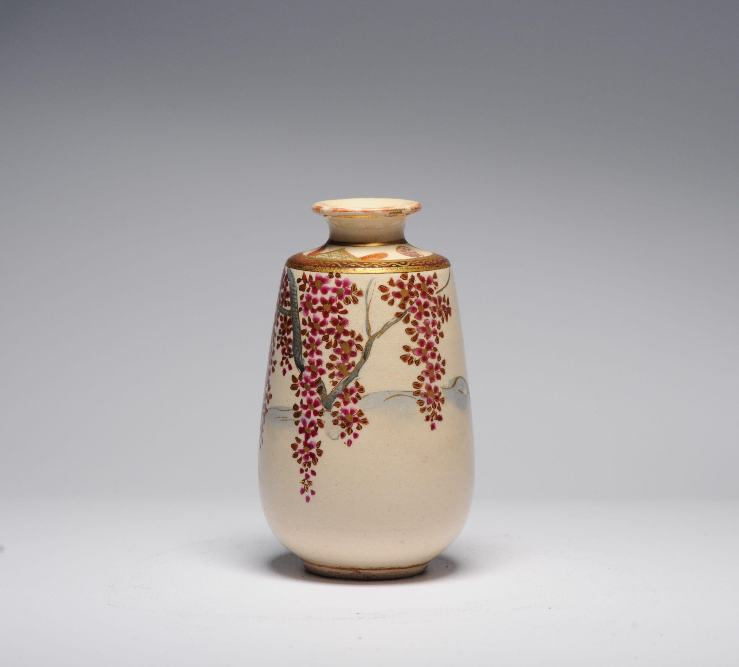 Antique ca 1900 Japanese Satsuma Hotoda Mini Vase Richly Decorated In Excellent Condition For Sale In Amsterdam, Noord Holland