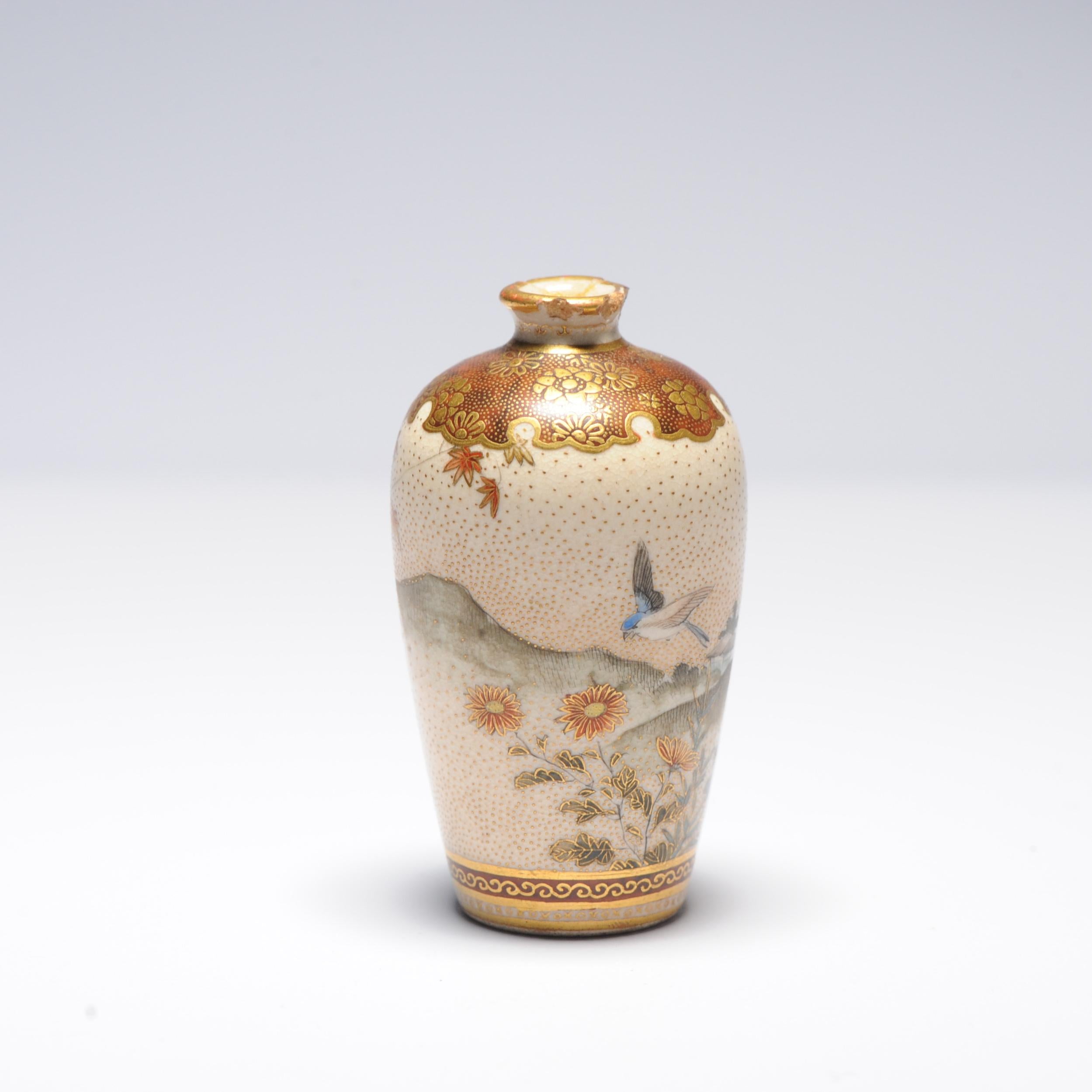 Mini vase japonais ancien de qualité supérieure Satsuma datant d'environ 1900, richement décoré en vente 3