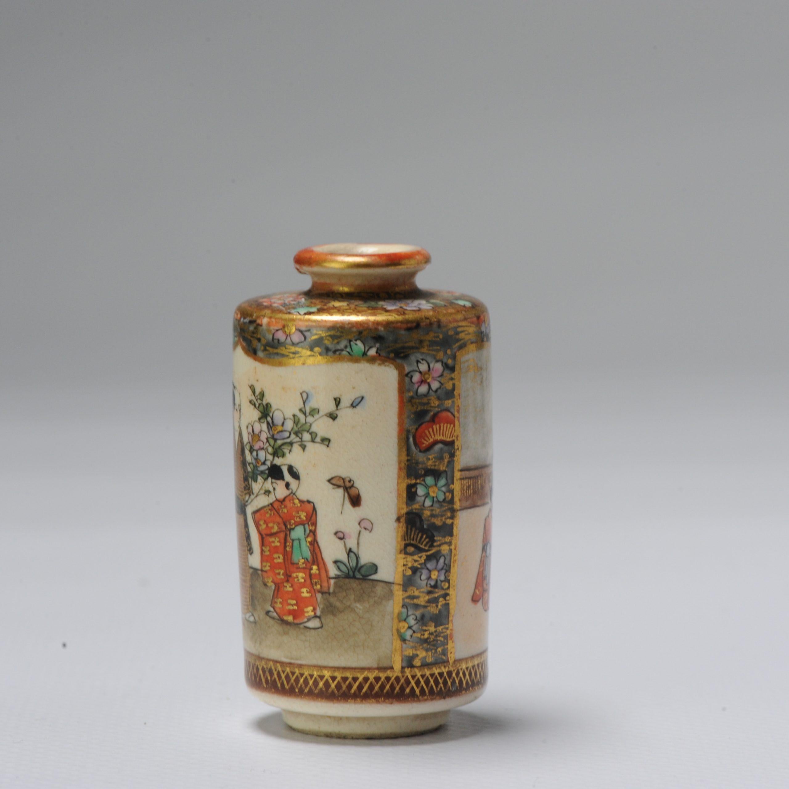 Antike japanische Satsuma-Vase aus der Zeit um 1900, reich verzierte, markierte Miniatur im Zustand „Relativ gut“ im Angebot in Amsterdam, Noord Holland