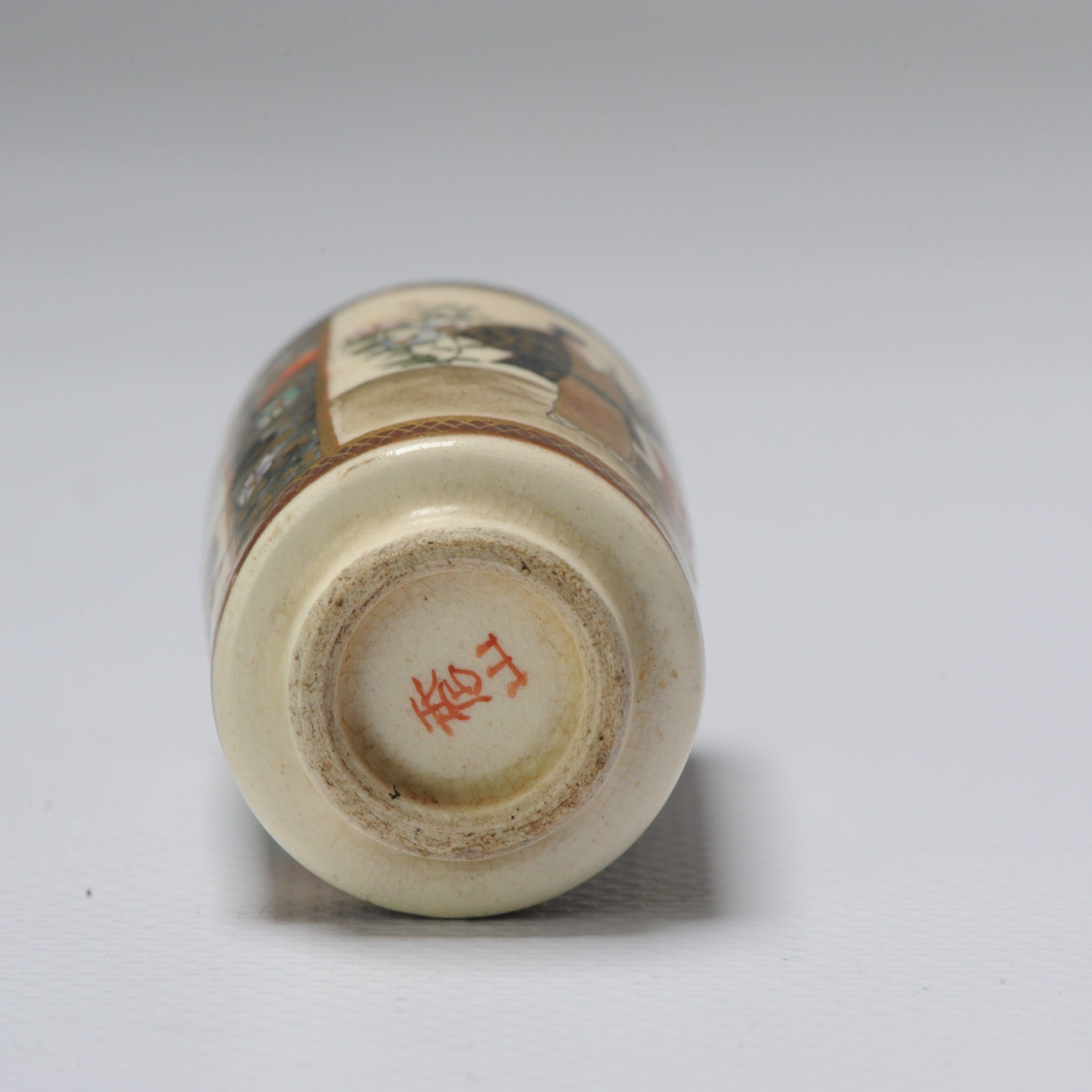 Antike japanische Satsuma-Vase aus der Zeit um 1900, reich verzierte, markierte Miniatur (Porzellan) im Angebot