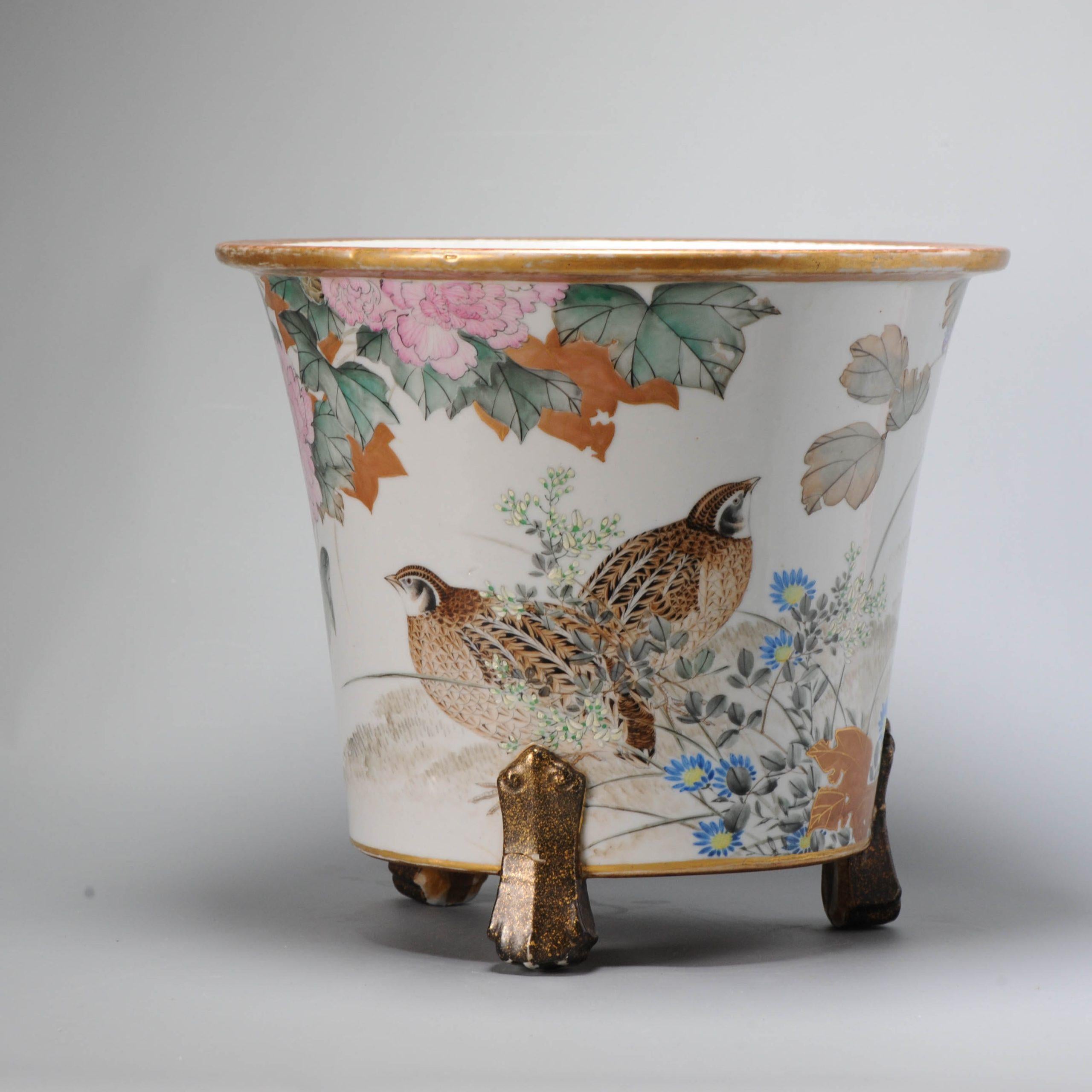 Antique circa 1900 Period Japanese Porcelain Jardiniere Japan Quails Flowers In Good Condition For Sale In Amsterdam, Noord Holland