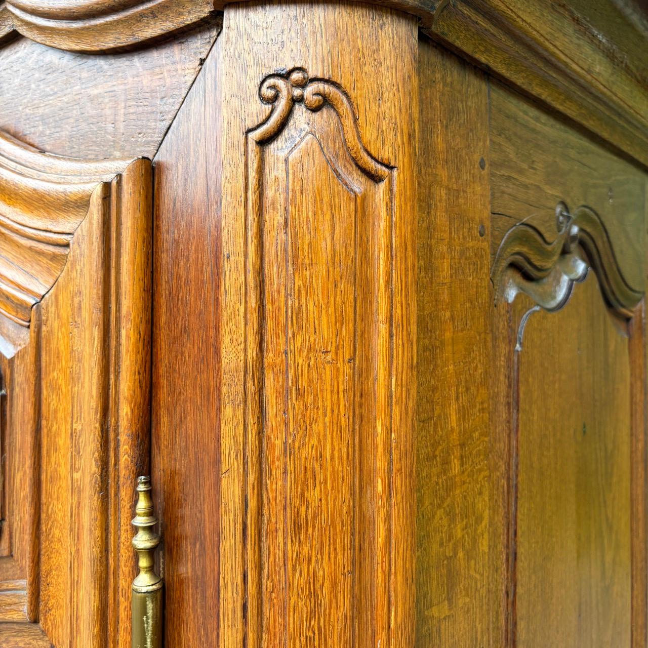 Antique cabinet  Baroque  France around 1700  Unique lock & key For Sale 11