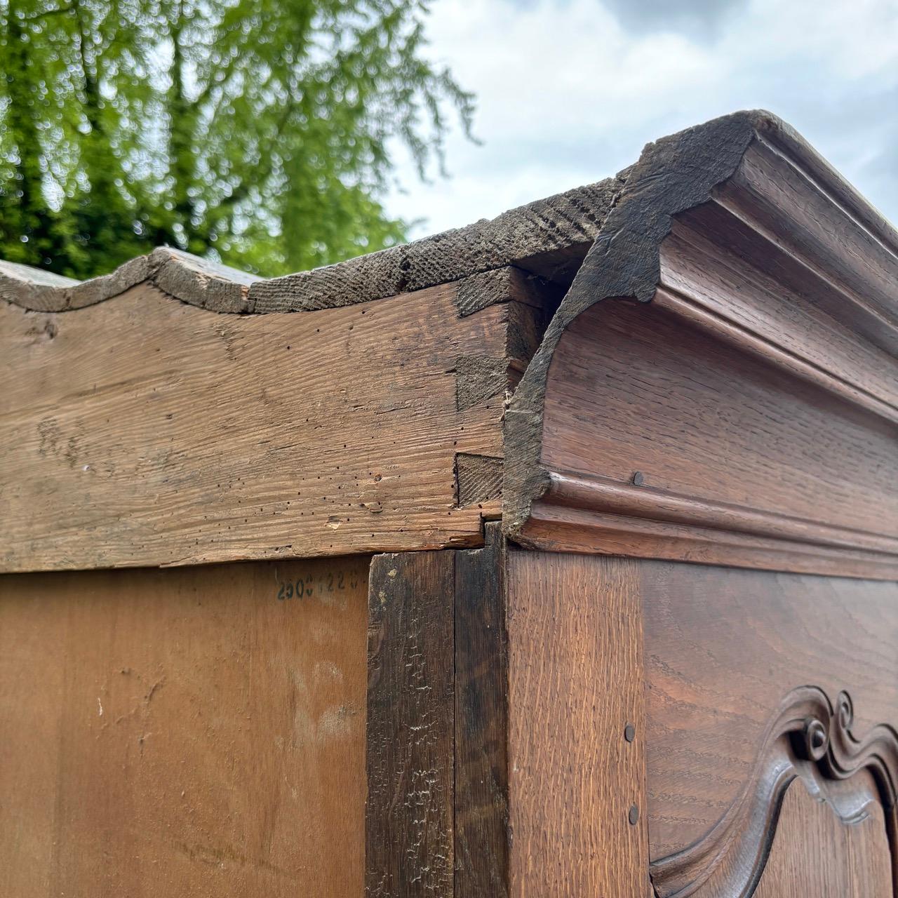 Antique cabinet  Baroque  France around 1700  Unique lock & key For Sale 13
