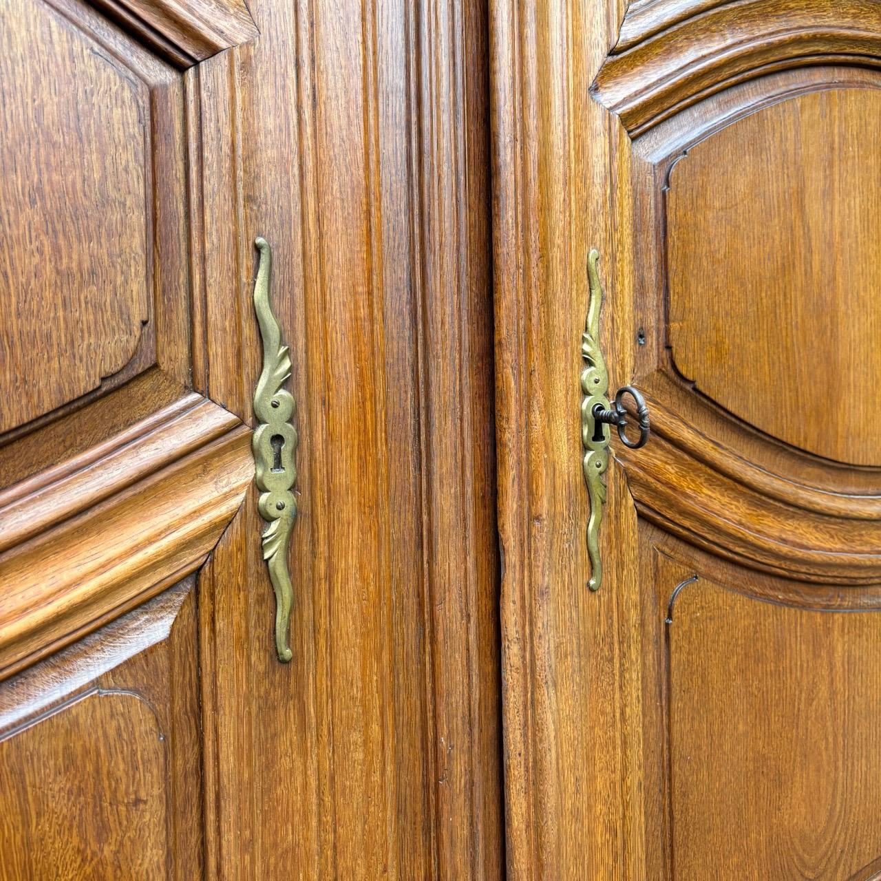 Antique cabinet  Baroque  France around 1700  Unique lock & key For Sale 2