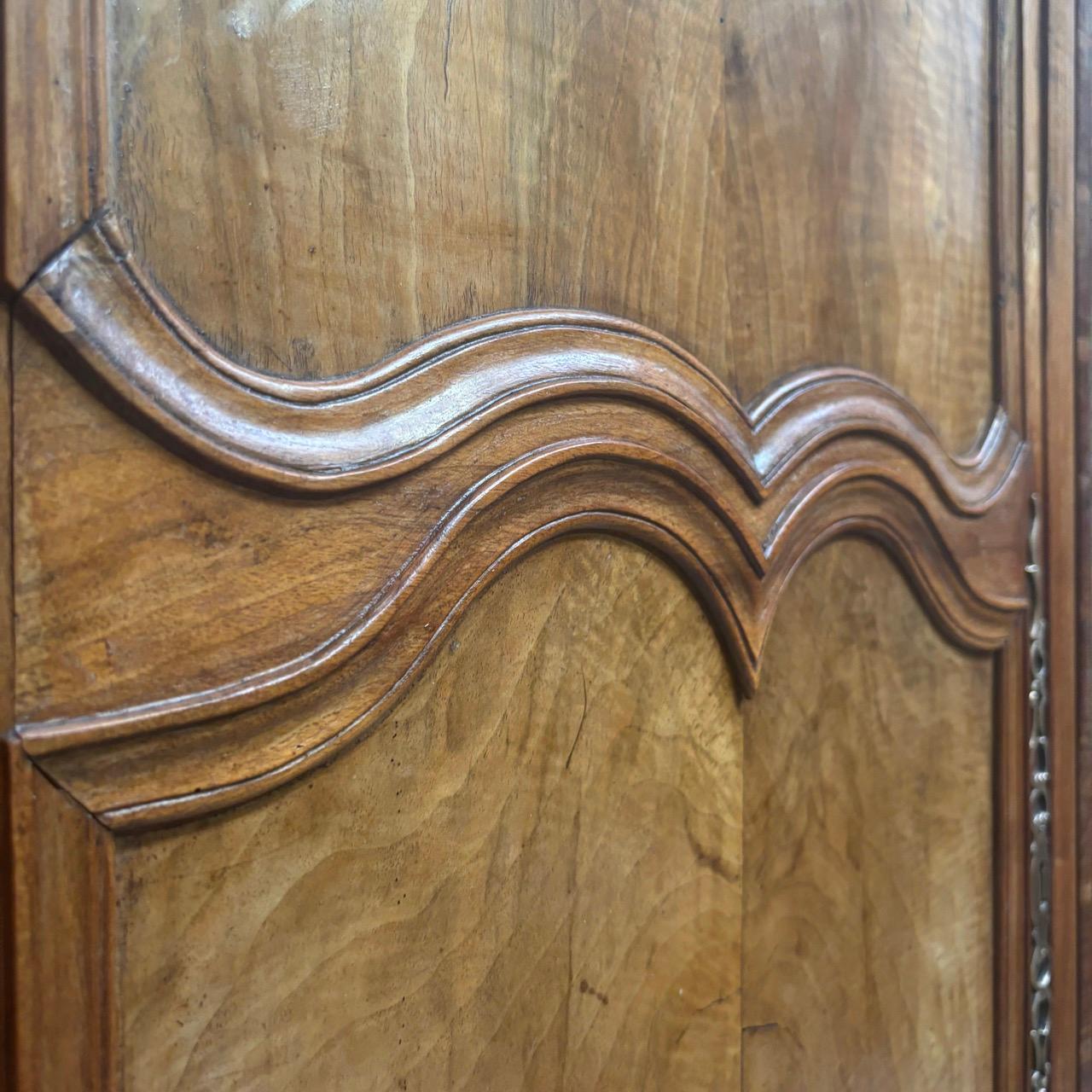 Armadio antico  Barocco  Lorrain intorno al 1740  Oak e noce  12 casse in vendita 11