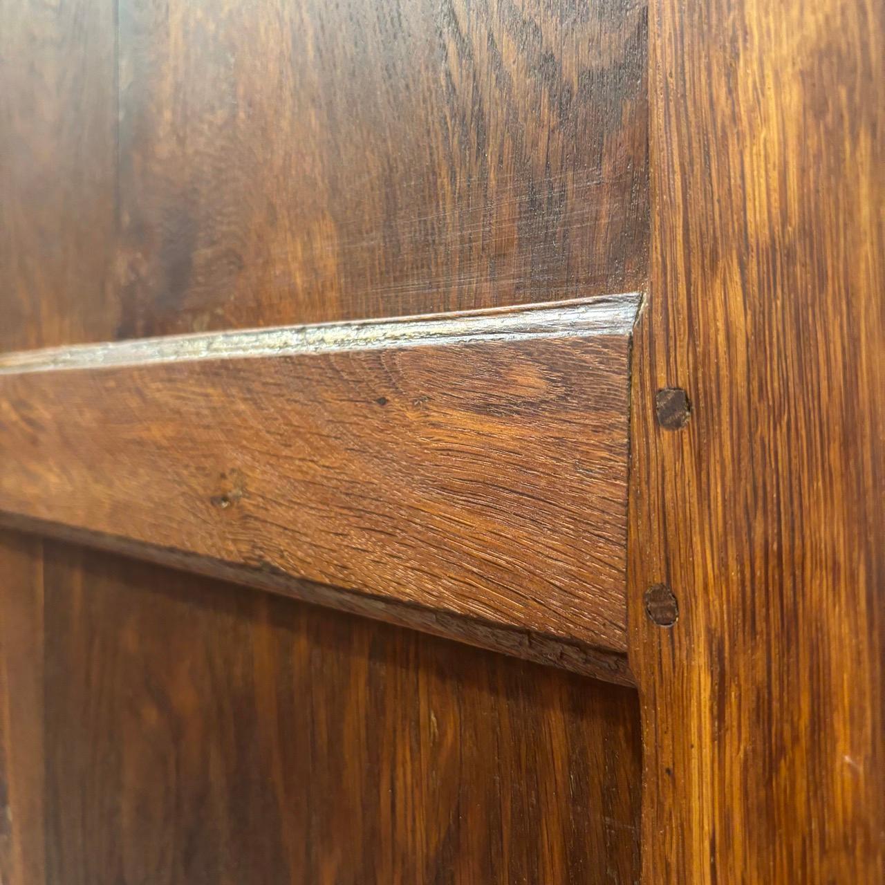 Armadio antico  Barocco  Lorrain intorno al 1740  Oak e noce  12 casse in vendita 12