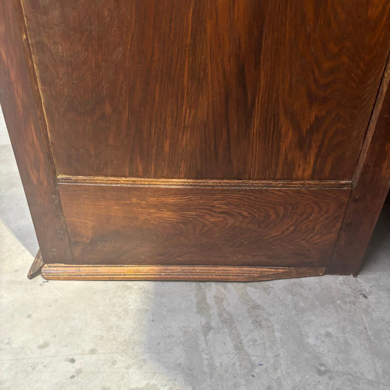 Armadio antico  Barocco  Lorrain intorno al 1740  Oak e noce  12 casse in vendita 14