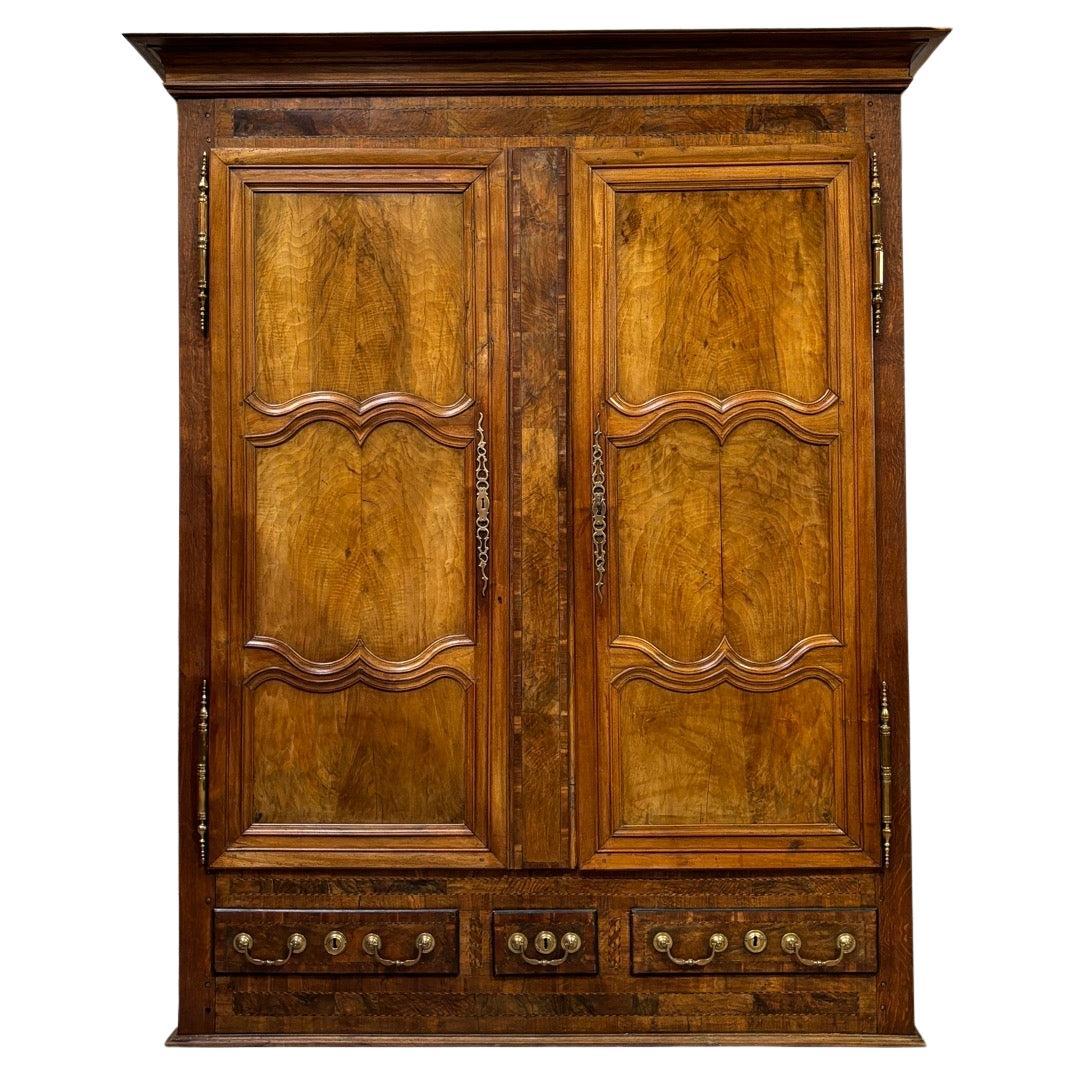 Antique cabinet  Baroque  Lorraine around 1740  Oak & walnut  12 coffers