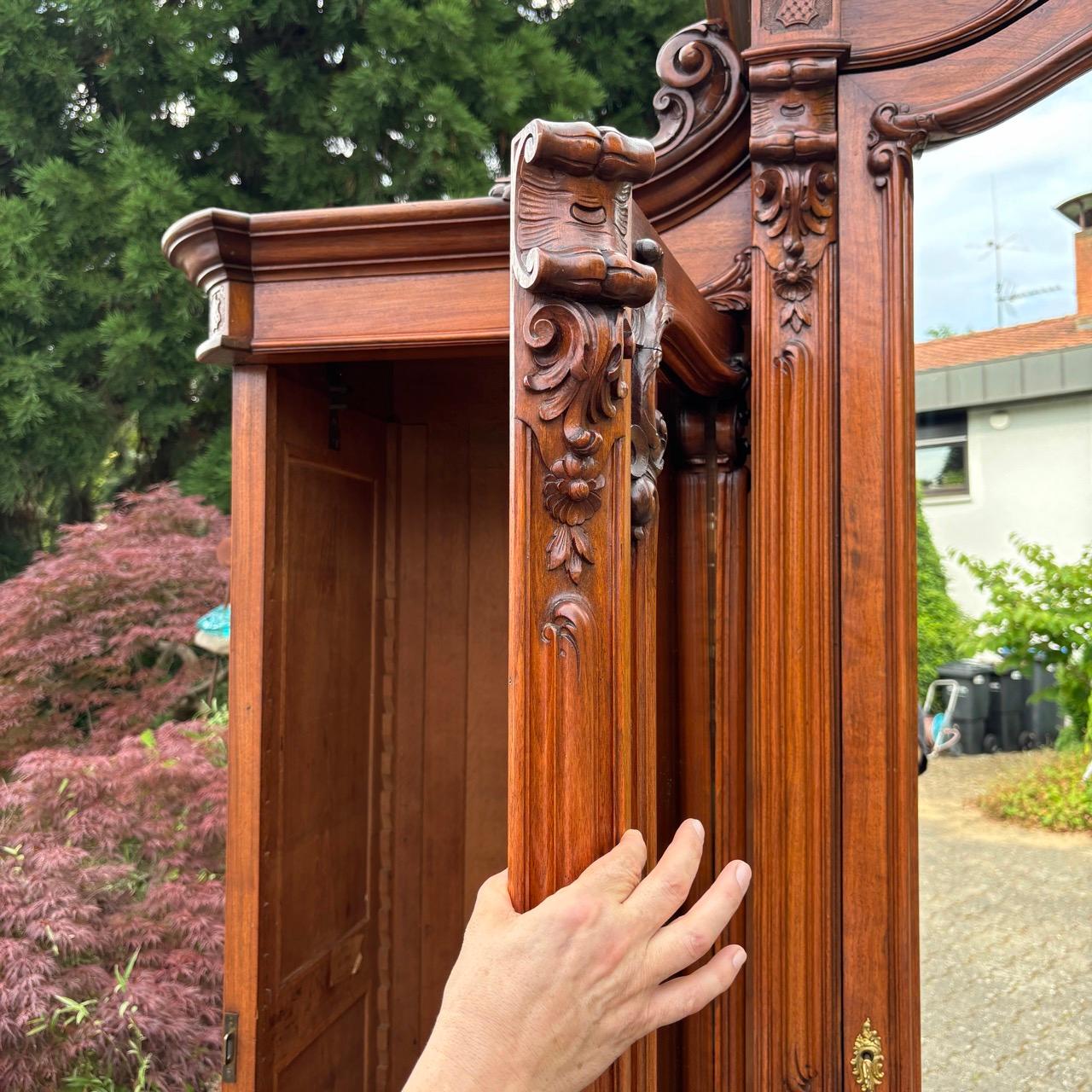 Armadio antico  Berlino, 1856  Noce e Oak  Condizioni ottimali 9