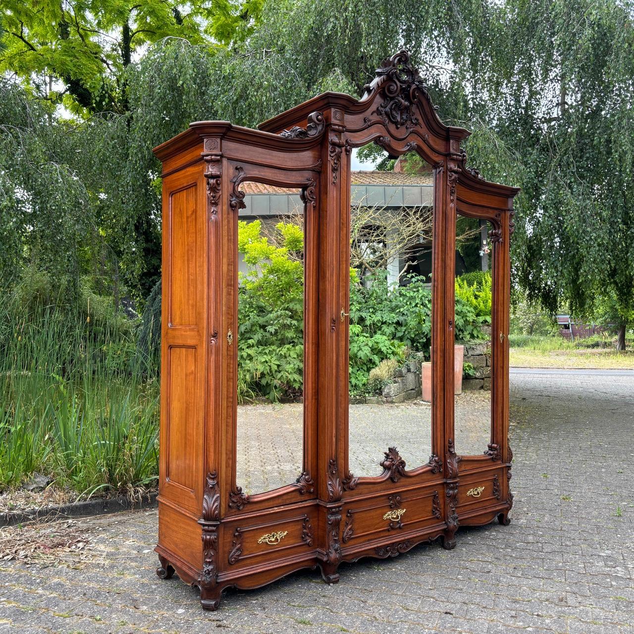 Tedesco Armadio antico  Berlino, 1856  Noce e Oak  Condizioni ottimali