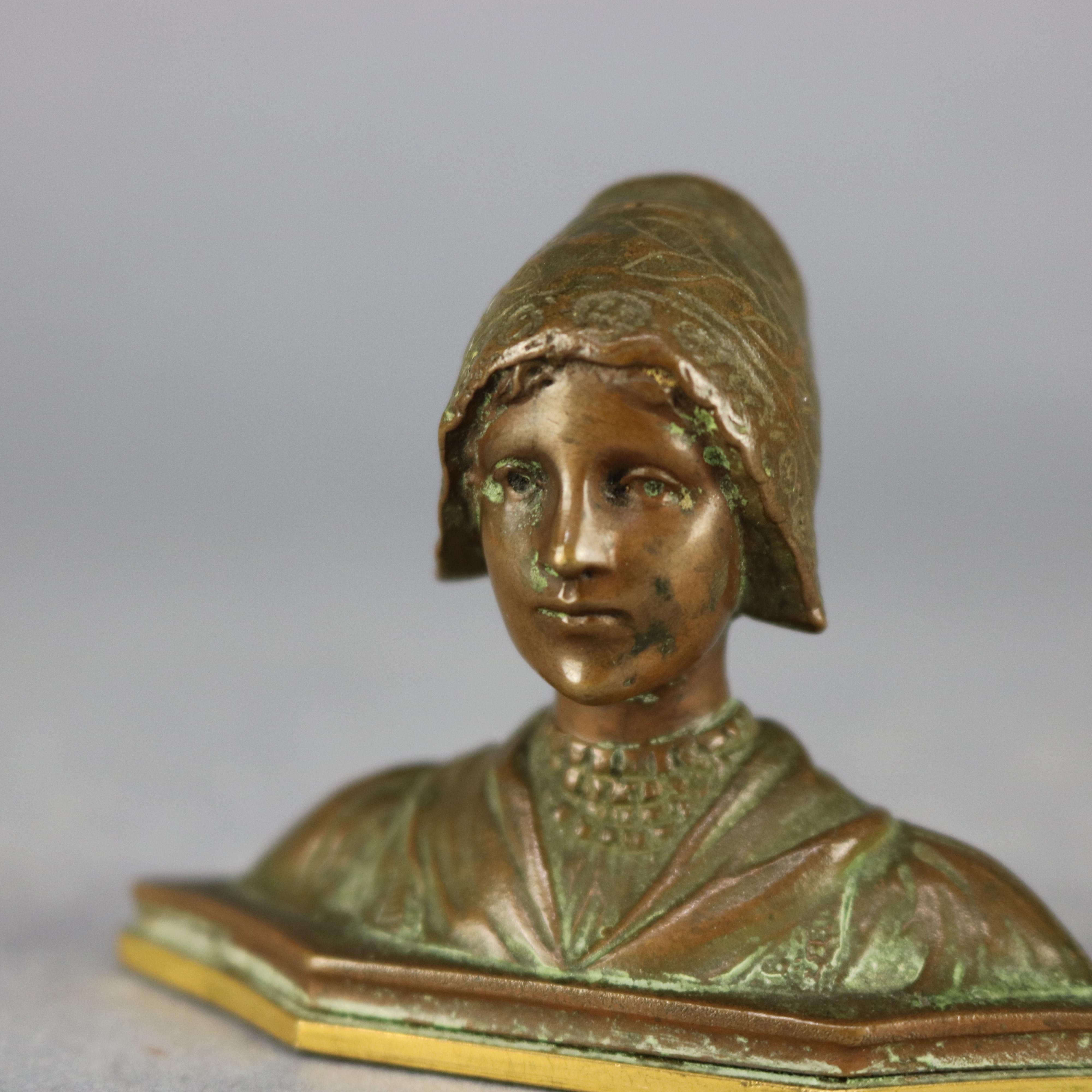 20th Century Antique Cabinet Bronze Bust Portrait Bust Sculpture of Woman, circa 1900