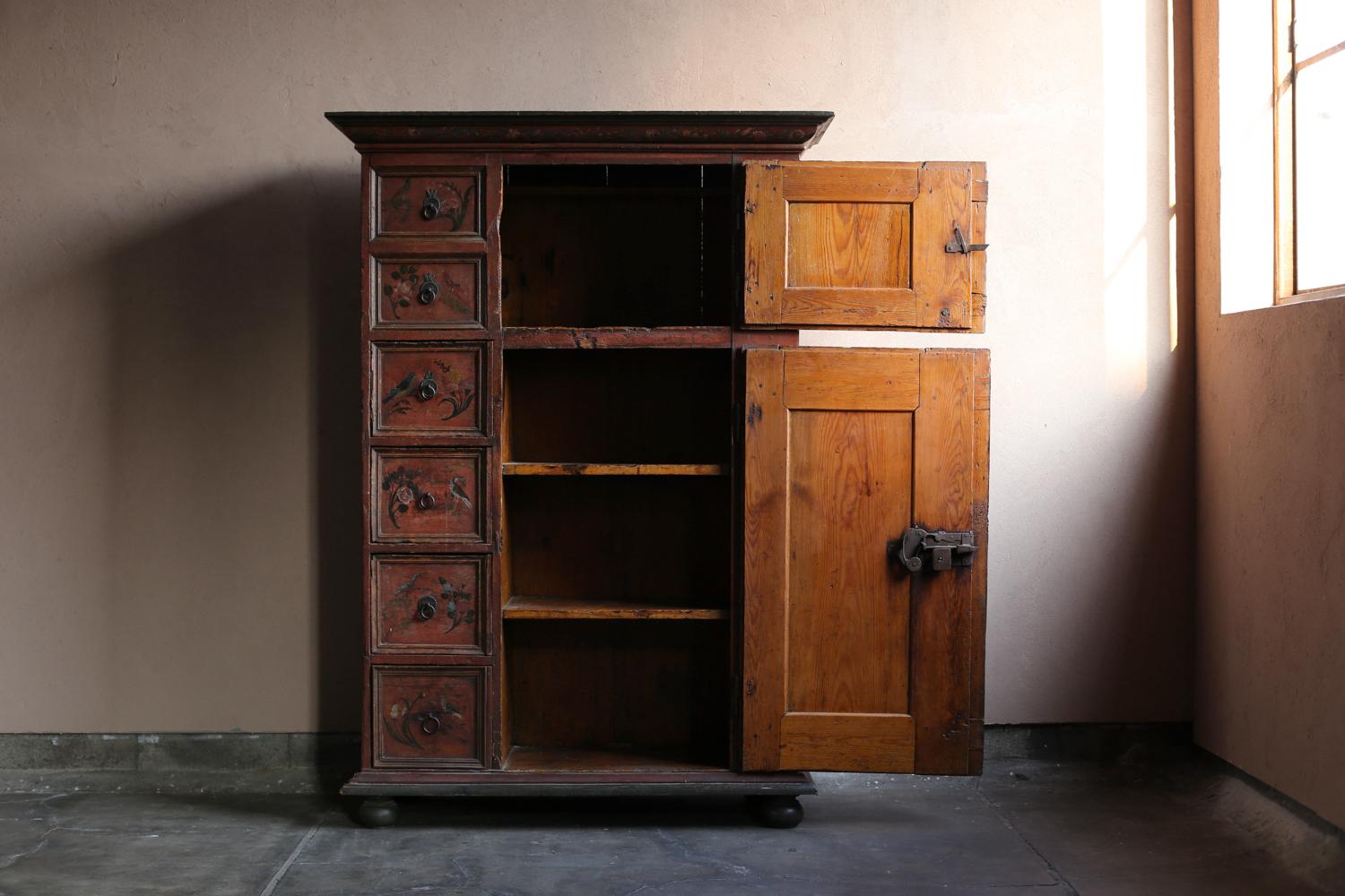 Antikes Kabinett aus Italien 1835er (Italienisch) im Angebot