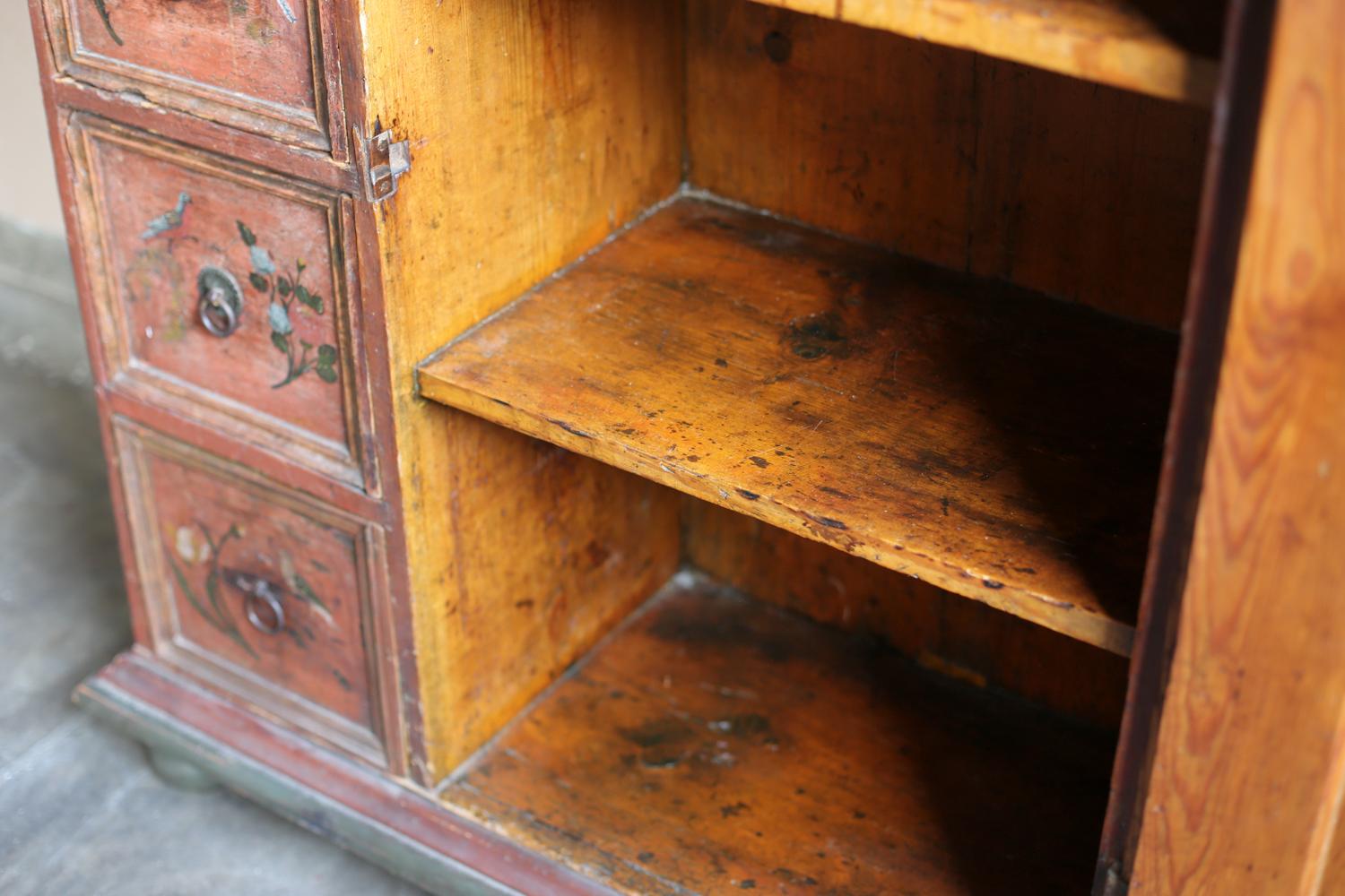 Antikes Kabinett aus Italien 1835er (19. Jahrhundert) im Angebot