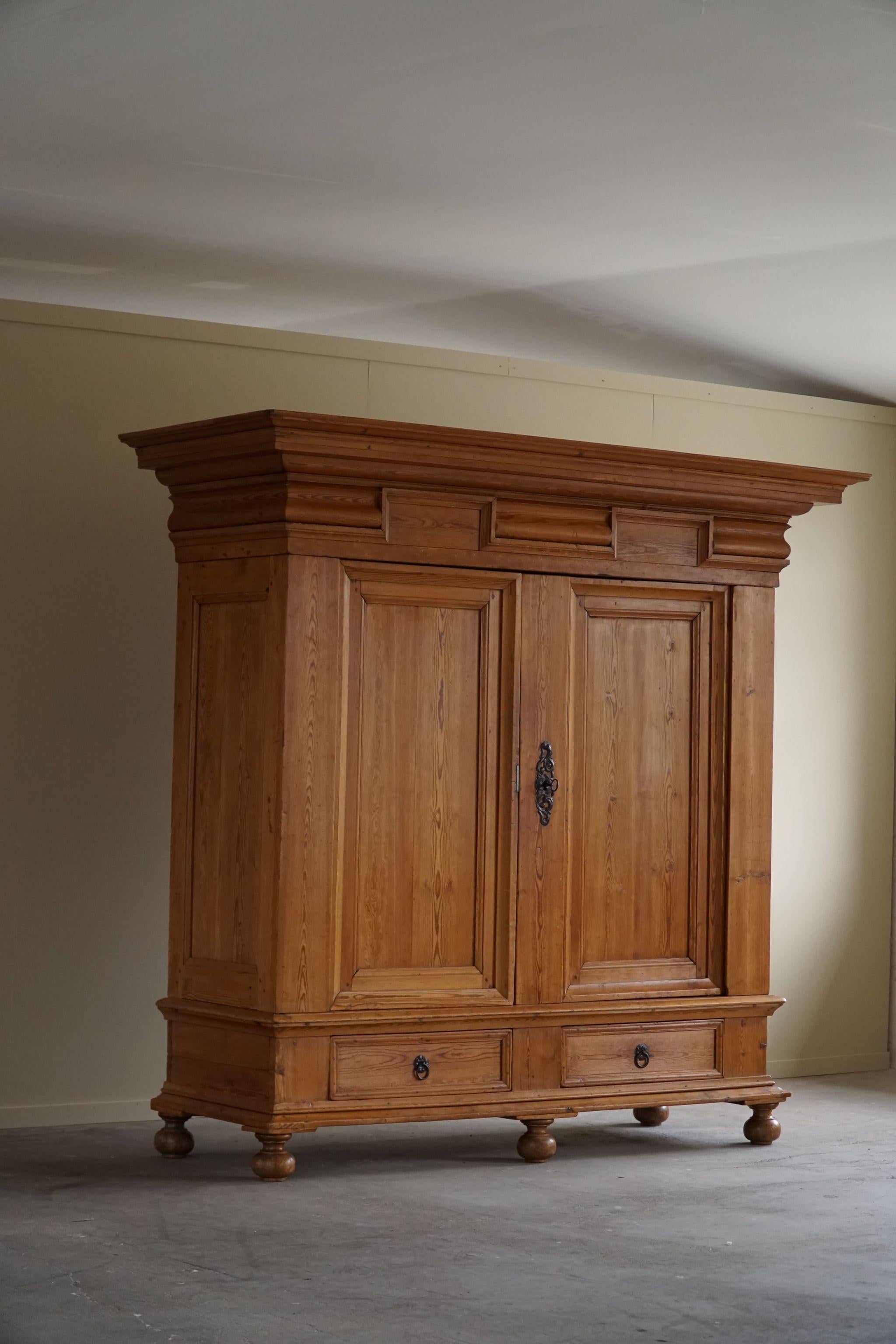 Antique Cabinet in Solid Pine, Provenance 