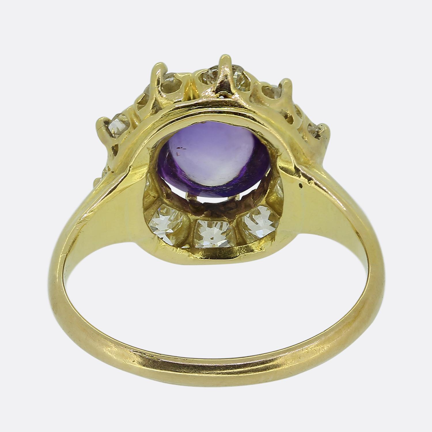 Antique Cabochon Amethyst and Diamond Cluster Ring en Bueno estado para la venta en London, GB