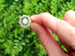 Antiker Cocktailring aus Gelbgold mit Cabochon-Schliff und Diamant